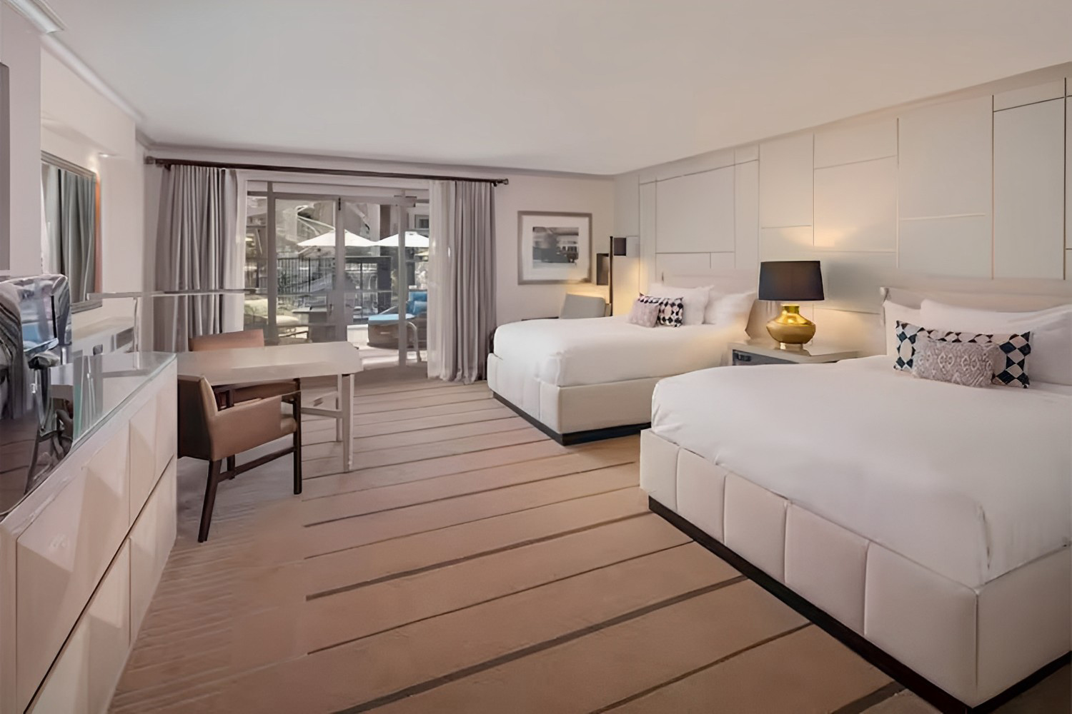 Paradise Pool Side - Two Queen Beds LuxuriaVacations