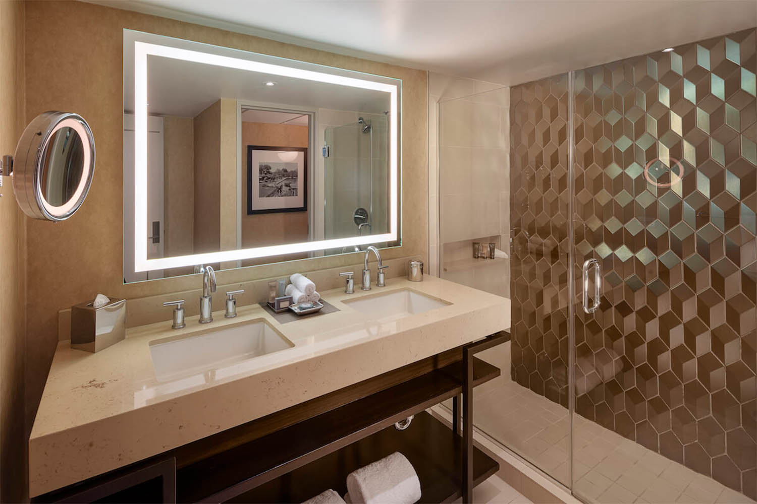 Paradise Pool Side - Two Queen Beds LuxuriaVacations