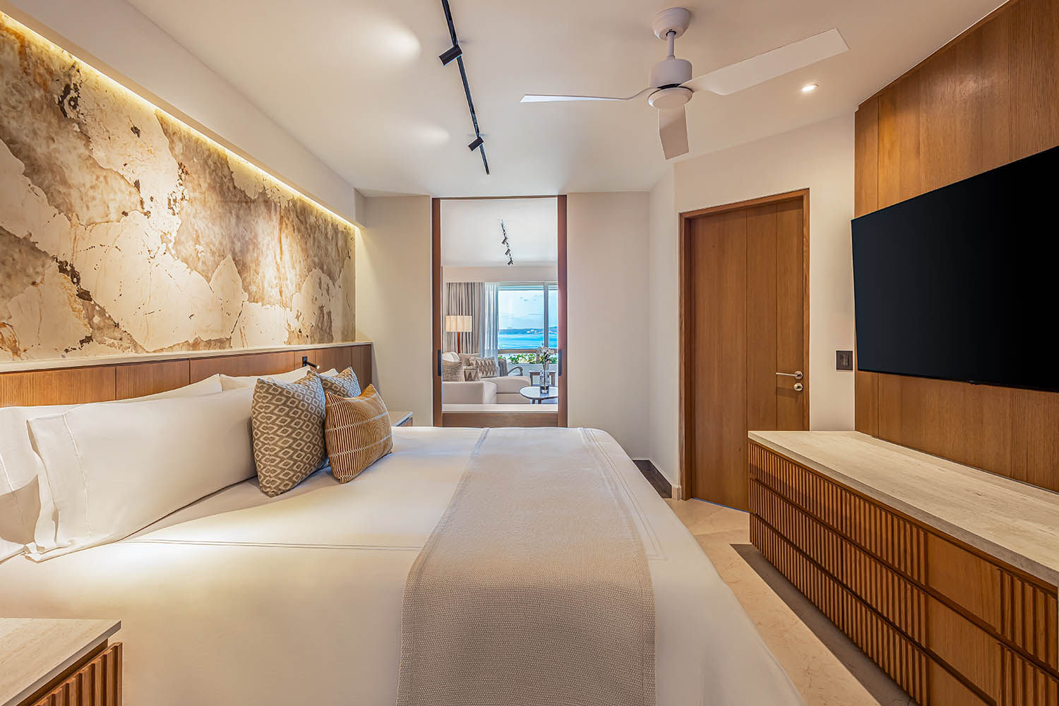 Parlor Suite LuxuriaVacations
