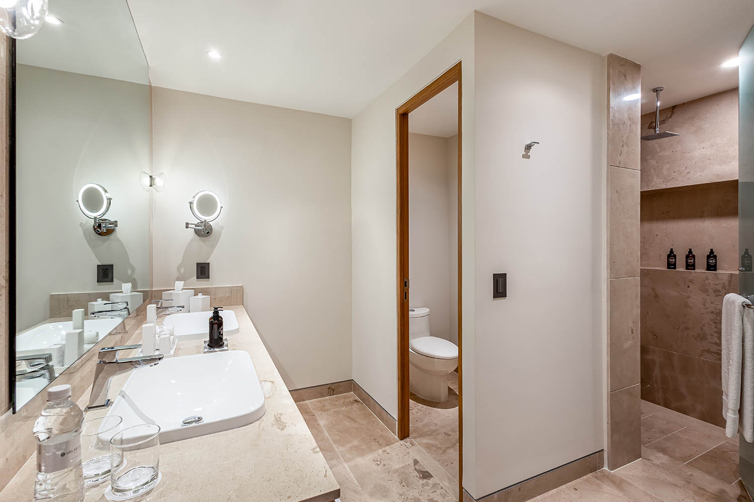 Parlor Suite LuxuriaVacations