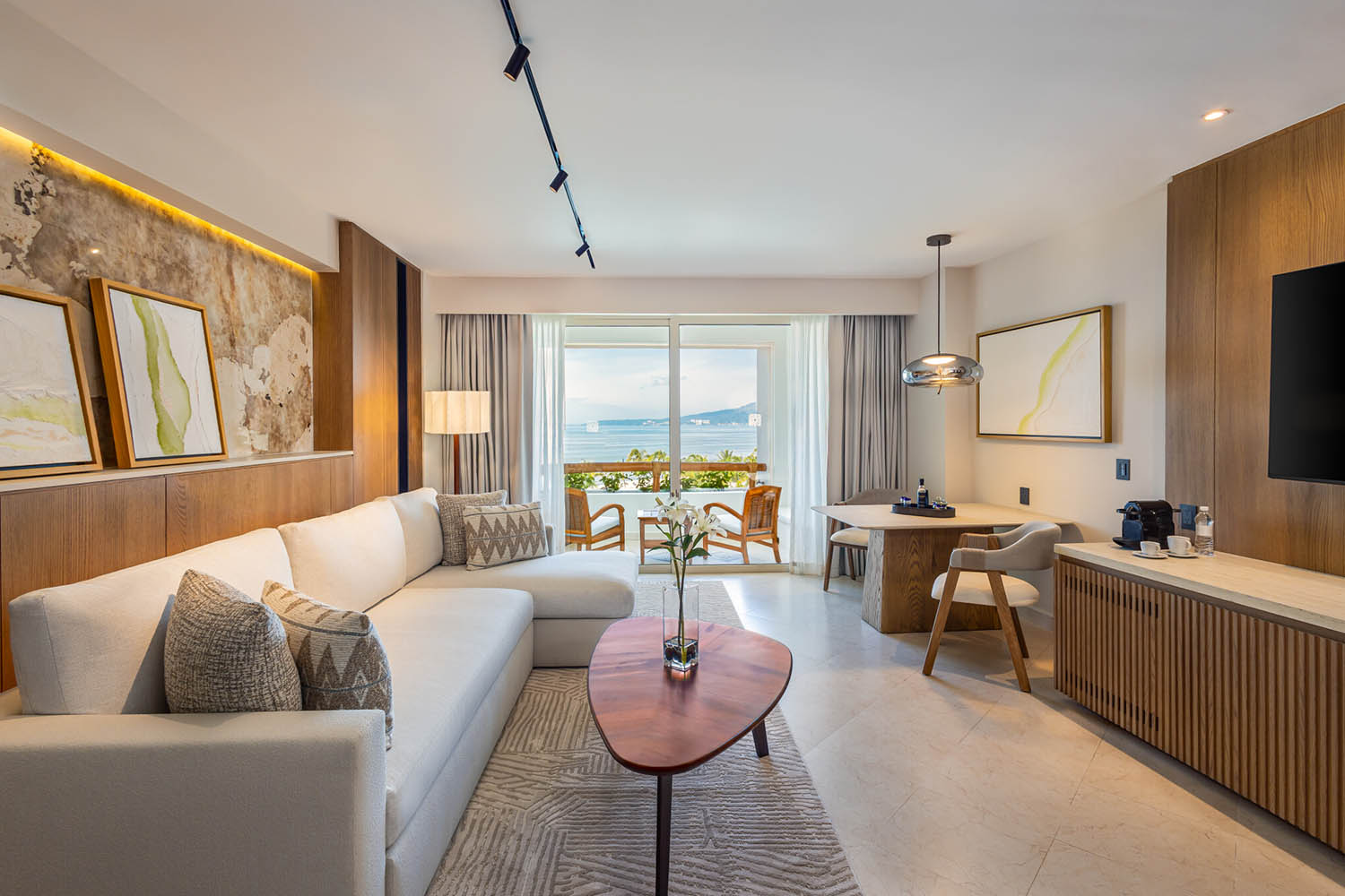 Parlor Suite Ocean View LuxuriaVacations