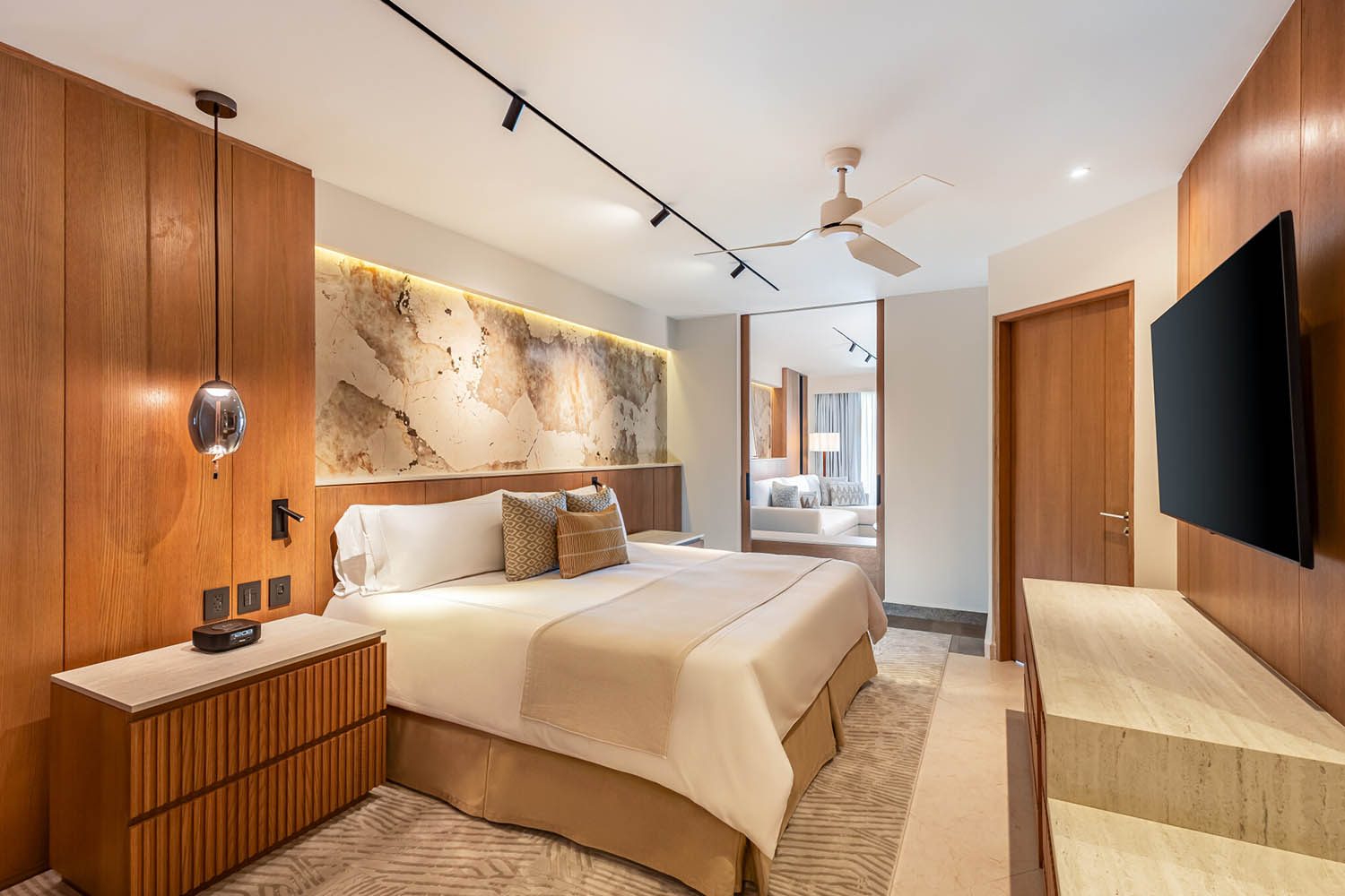 Parlor Suite Ocean View LuxuriaVacations