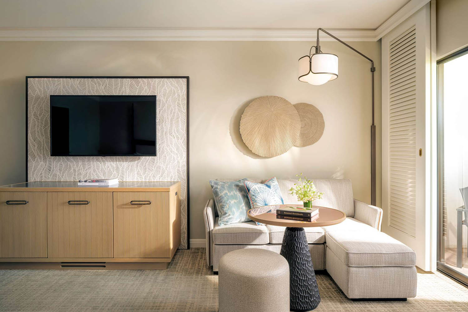 partial ocean view queen/queen LuxuriaVacations