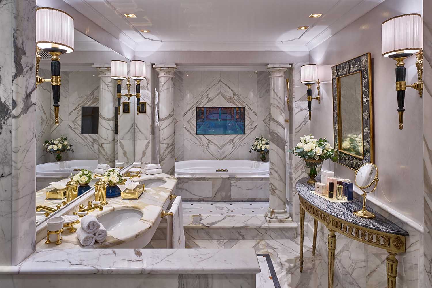 Petronius Suite LuxuriaVacations