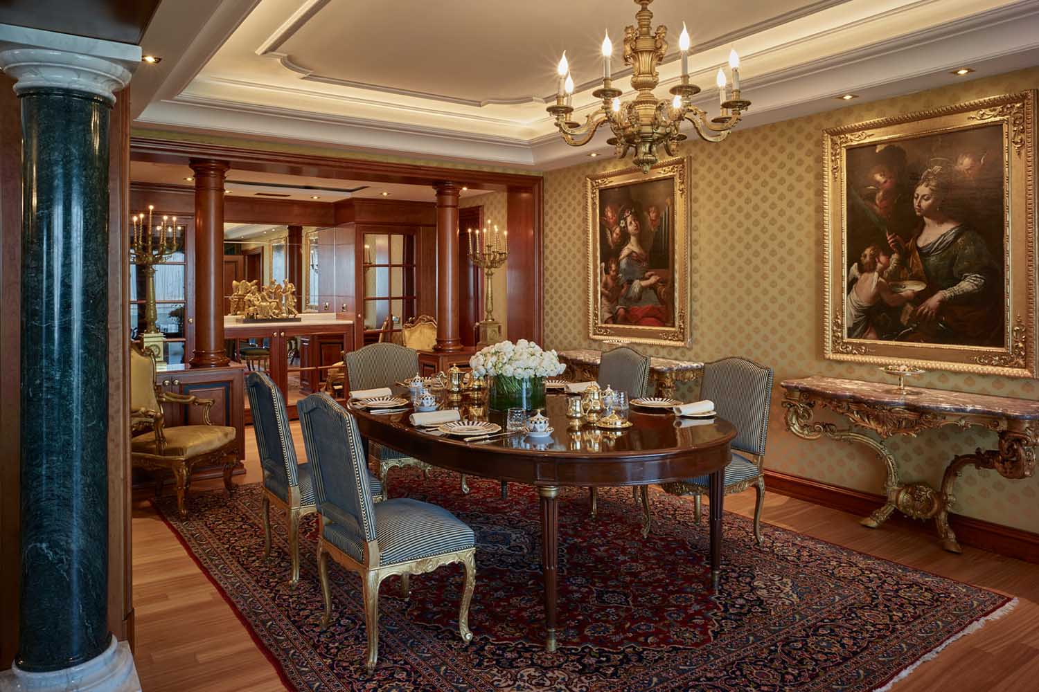 Petronius Suite LuxuriaVacations
