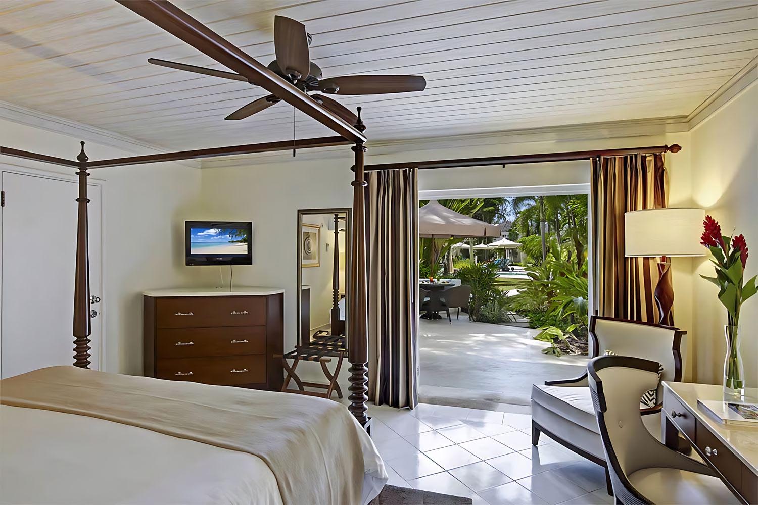 Pool Garden View Guest room LuxuriaVacations
