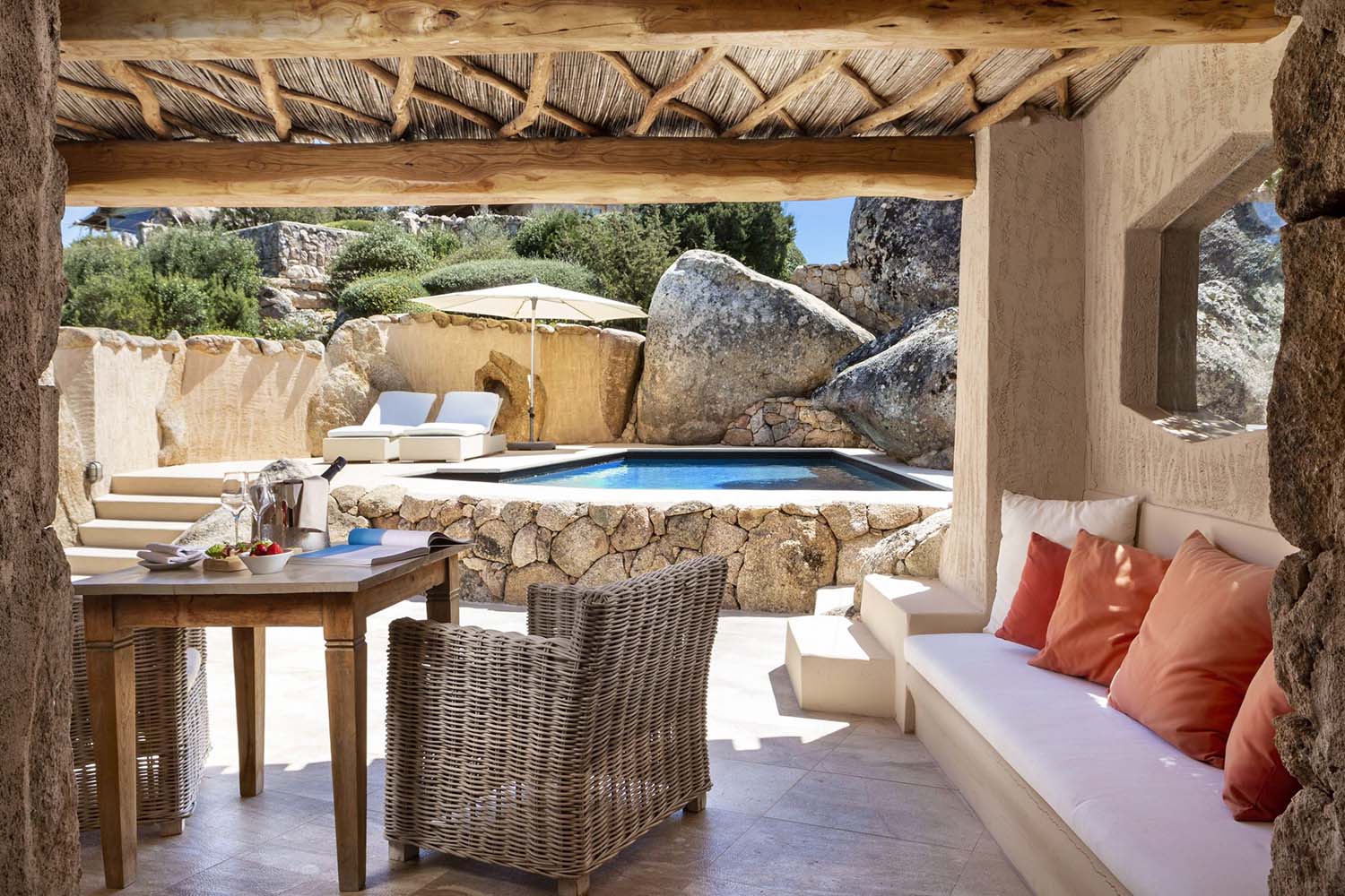 Pool Junior Suite sea view LuxuriaVacations