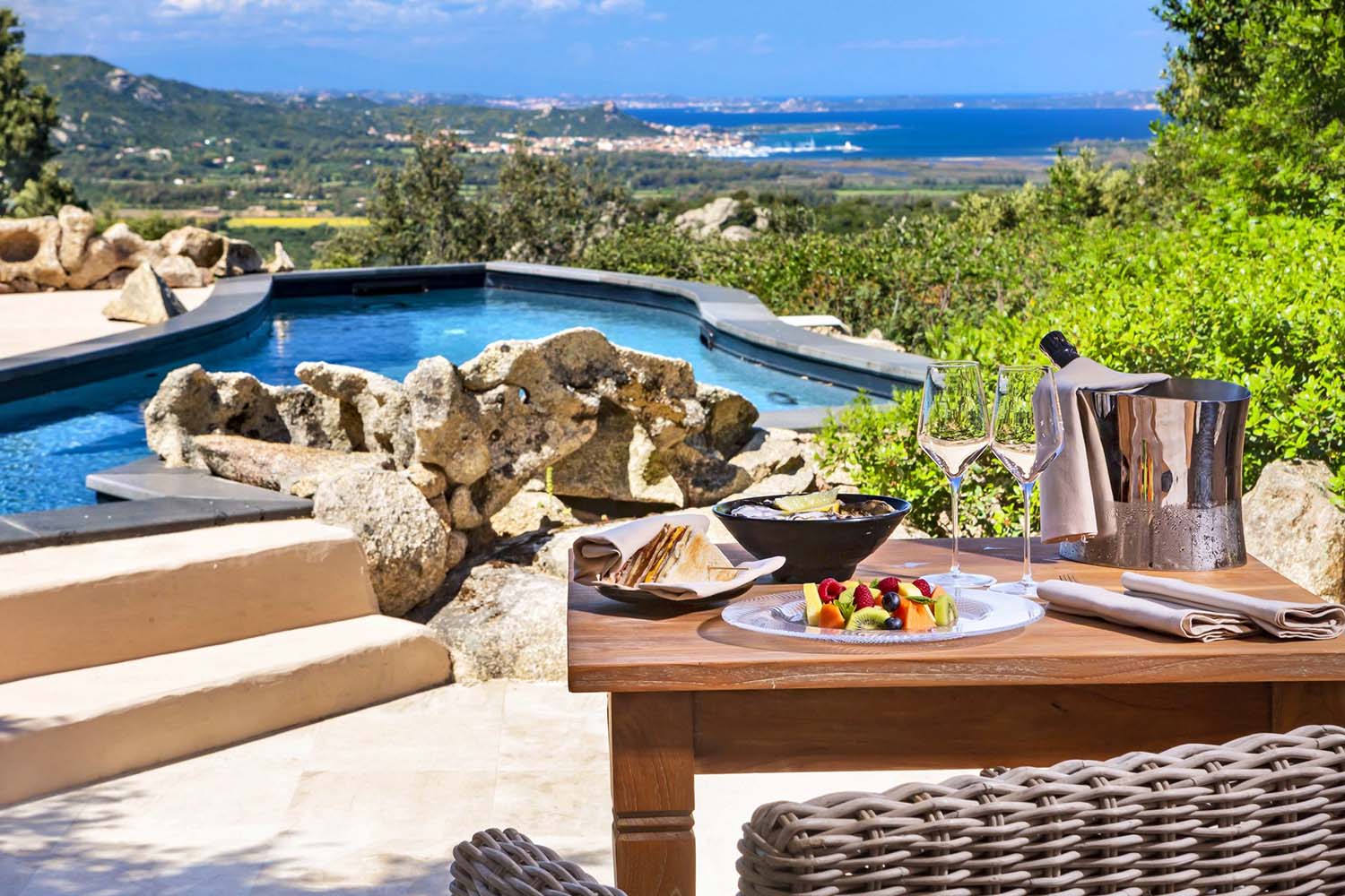 Pool Junior Suite sea view LuxuriaVacations