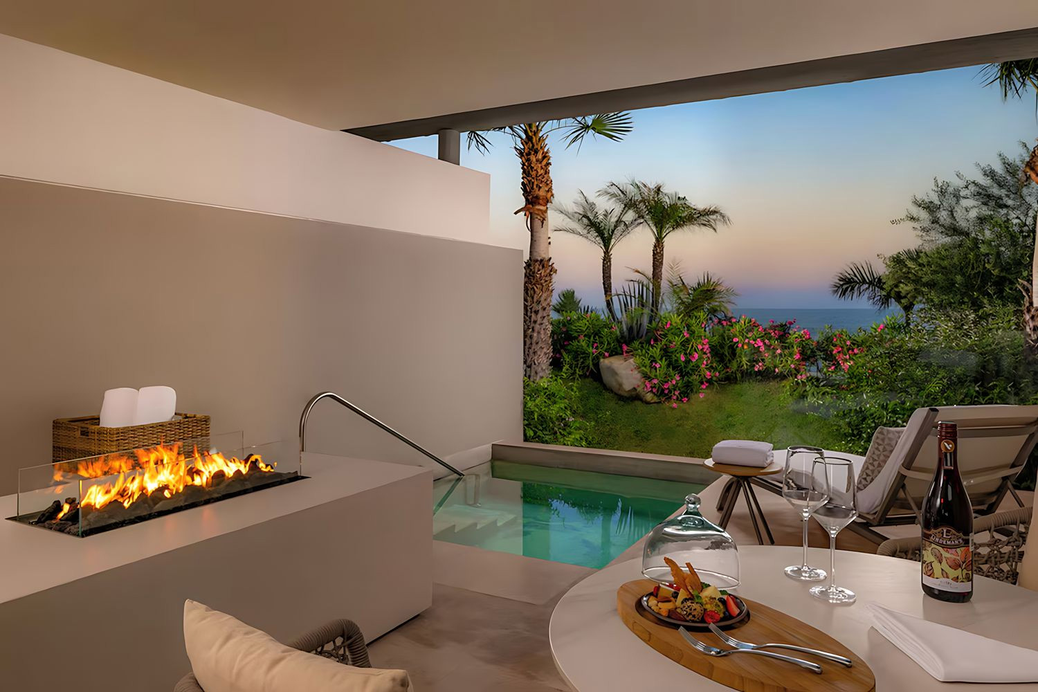 Pool King Suite LuxuriaVacations