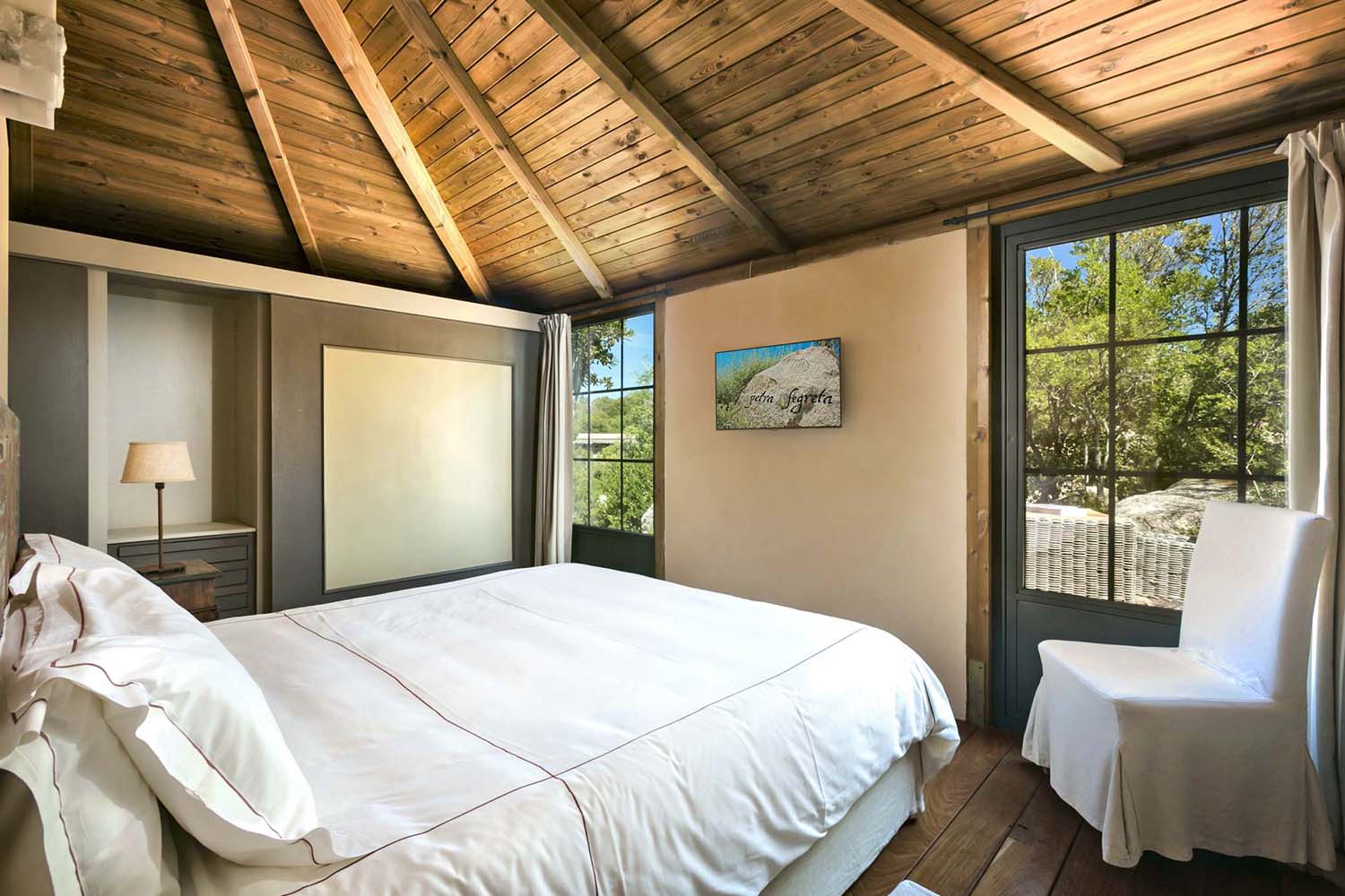 Pool Suite LuxuriaVacations