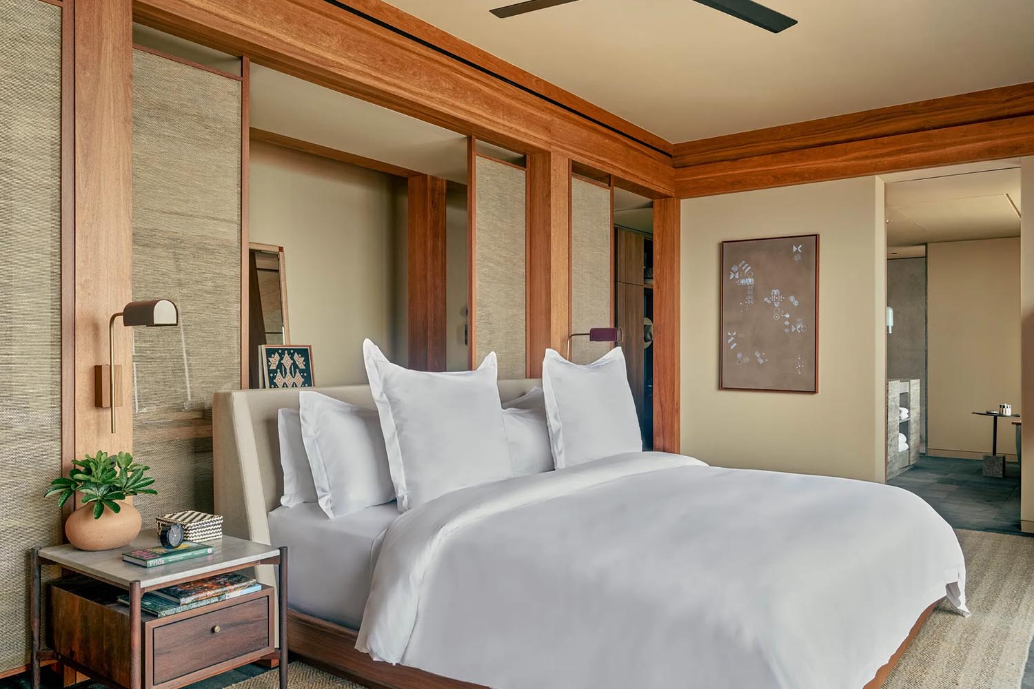 Poolside Studio Suite King LuxuriaVacations