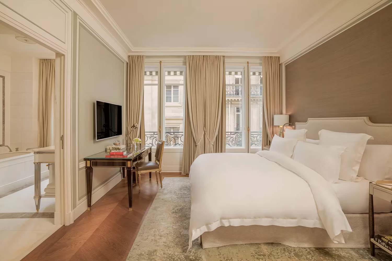 Premier Family Suite LuxuriaVacations