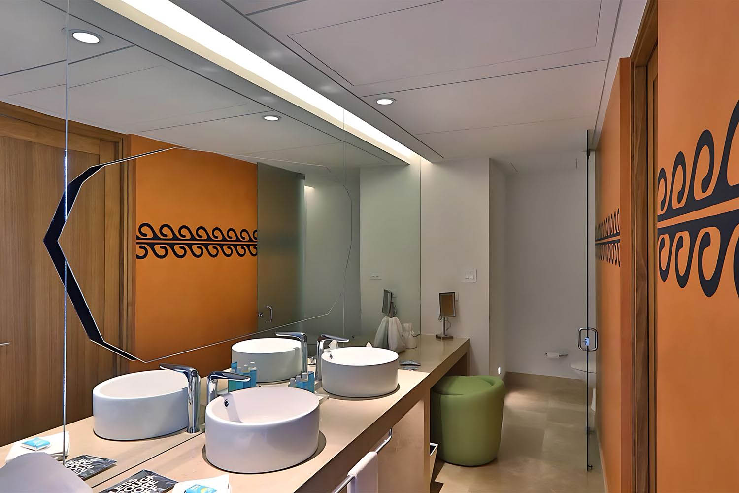 Premier, Guest room, 1 King, Ocean view, Balcony LuxuriaVacations