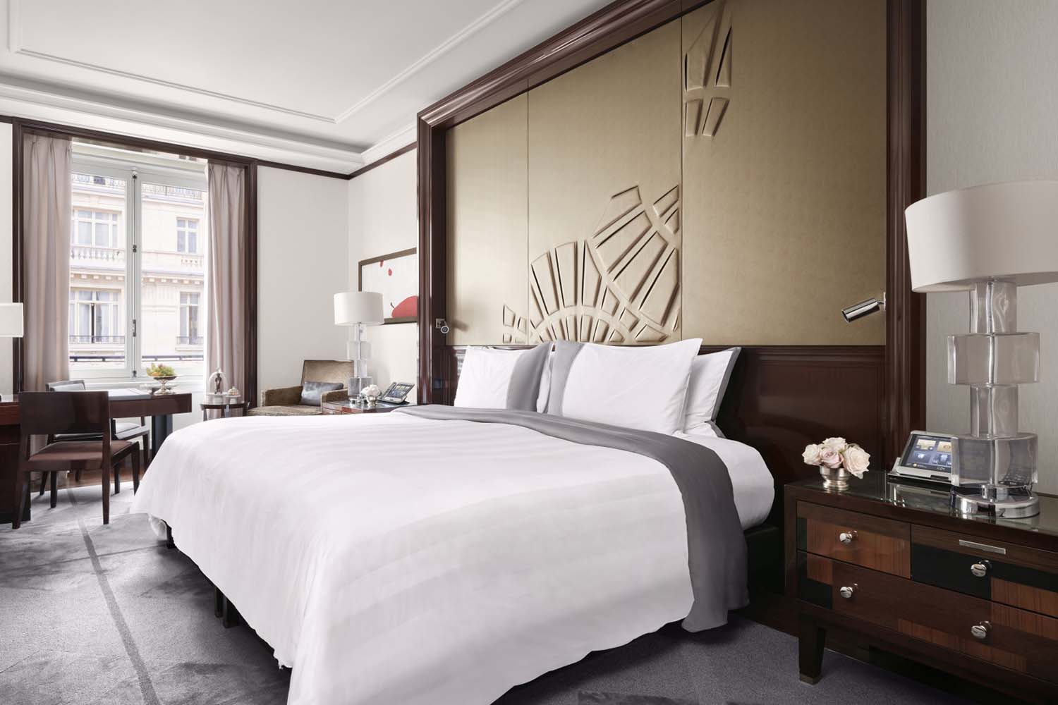 Premier Room, 1 King Bed LuxuriaVacations