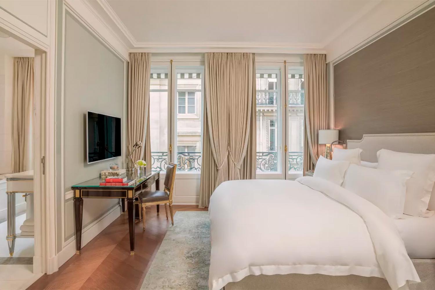Premier Room LuxuriaVacations