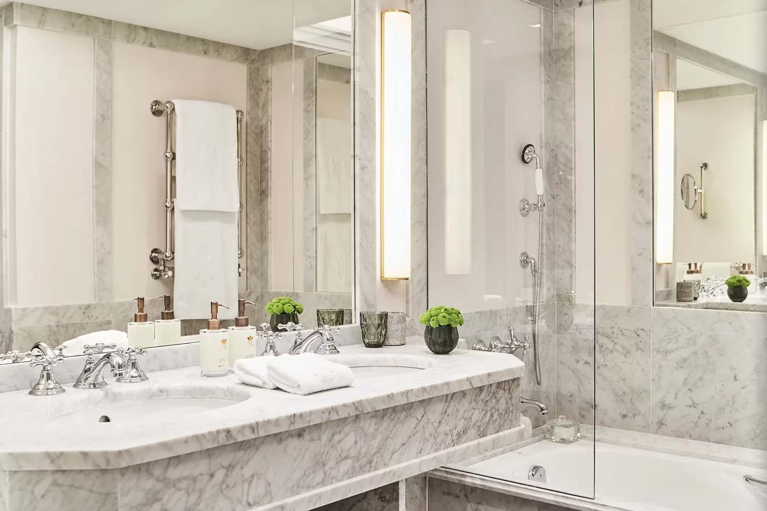 Premier Room LuxuriaVacations