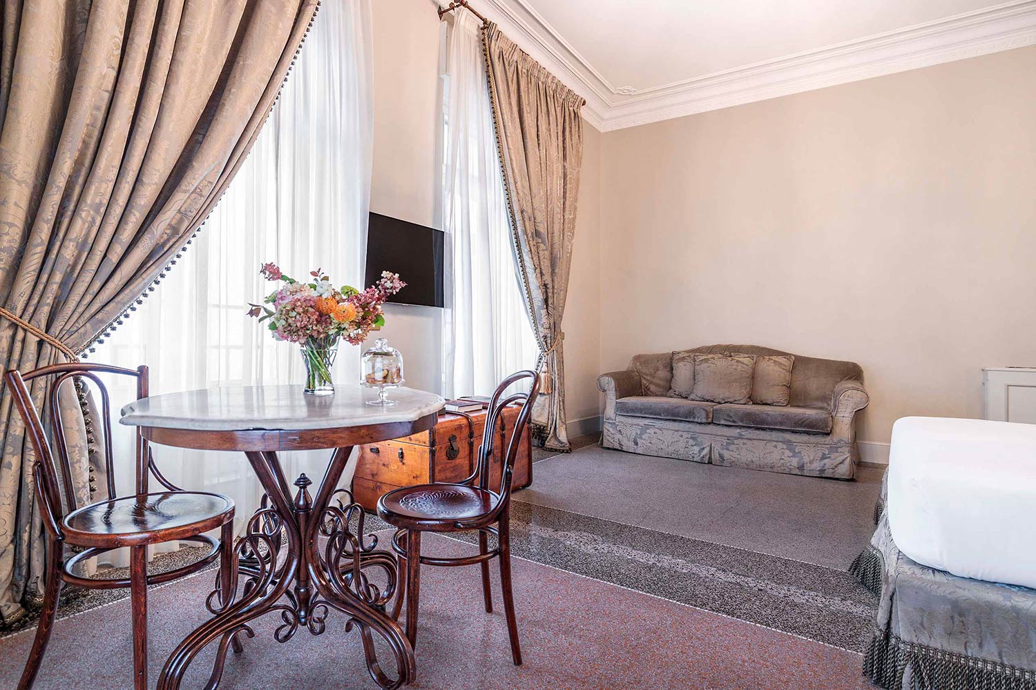 Premium Corner with balcony LuxuriaVacations