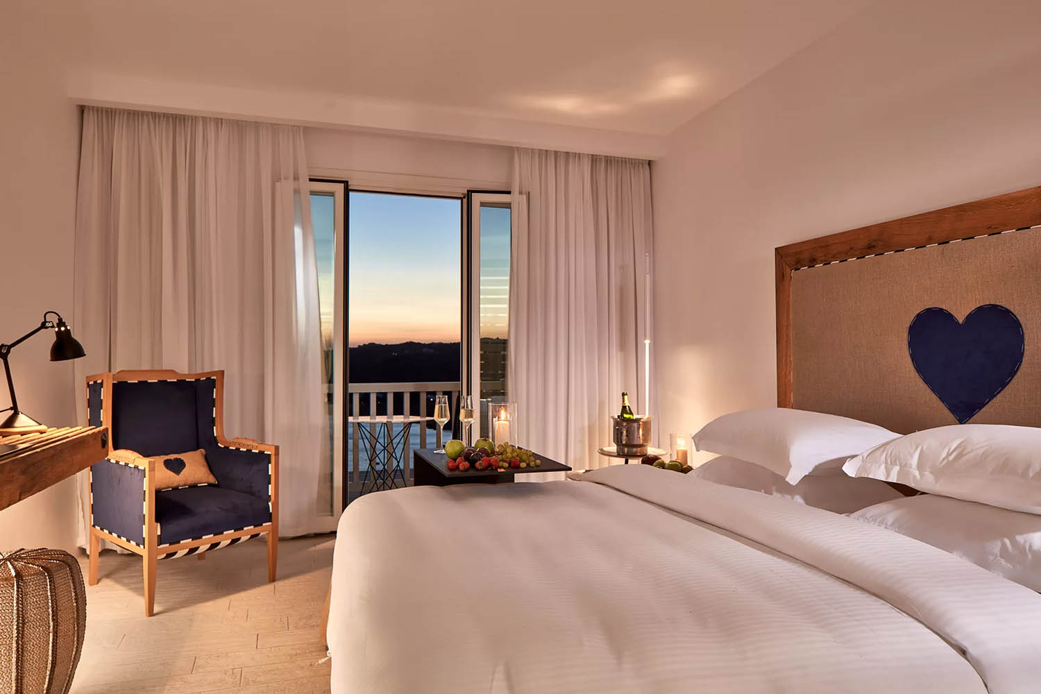 PREMIUM Room Sea View with outdoor Jacuzzi LuxuriaVacations