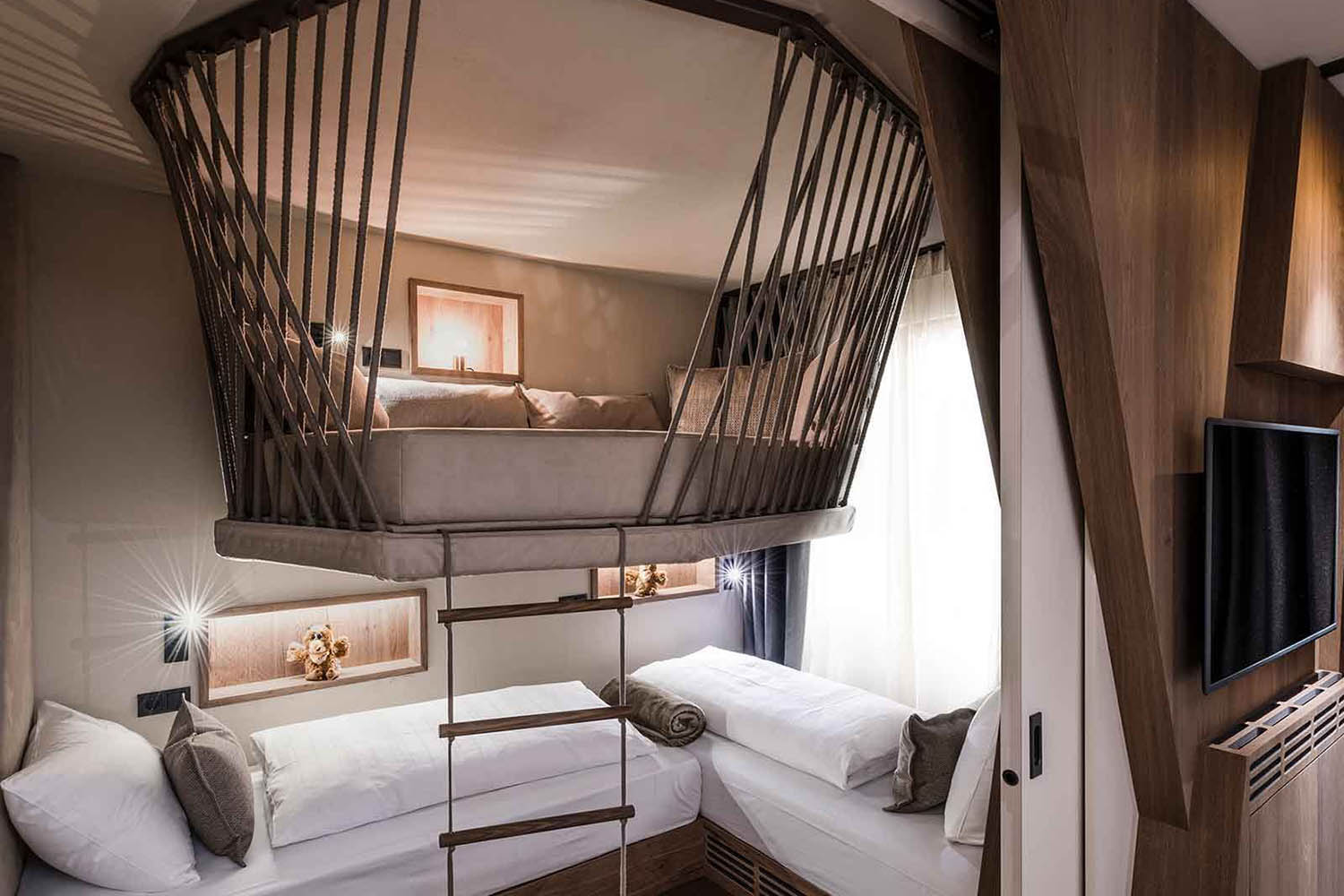 Premium Suite Falkynest LuxuriaVacations
