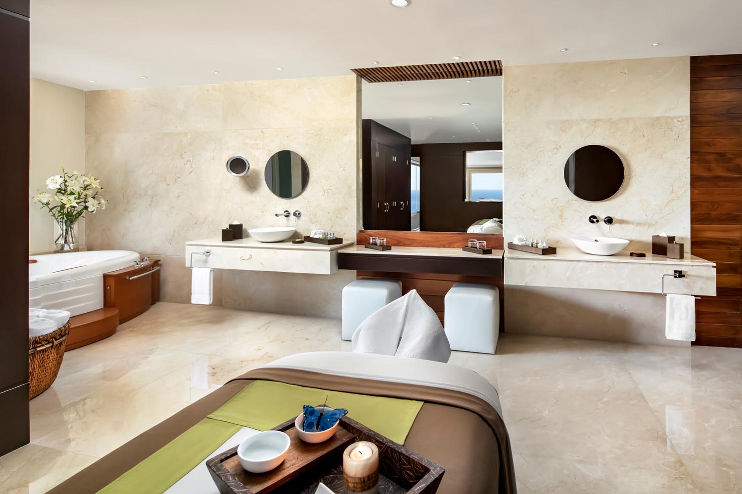 Presidential Suite LuxuriaVacations