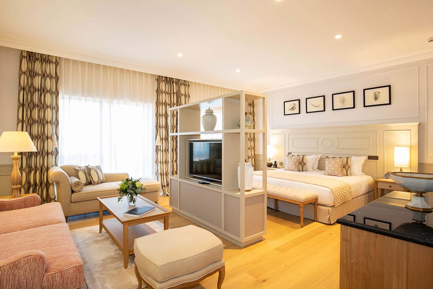 Presidential Suite LuxuriaVacations