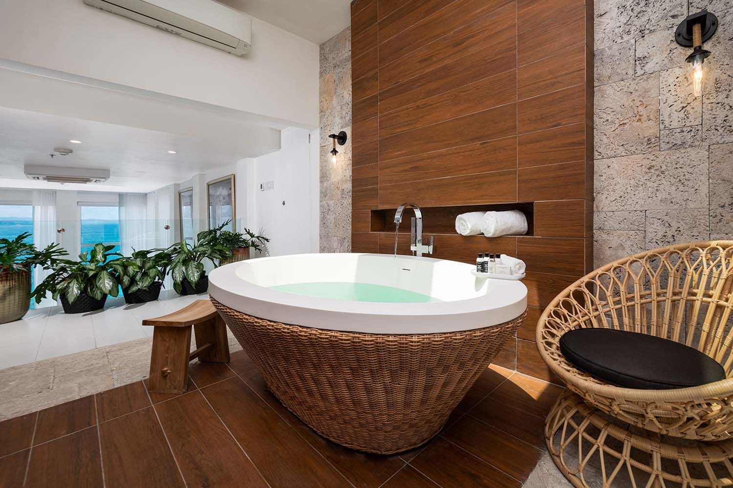 Presidential Suite LuxuriaVacations