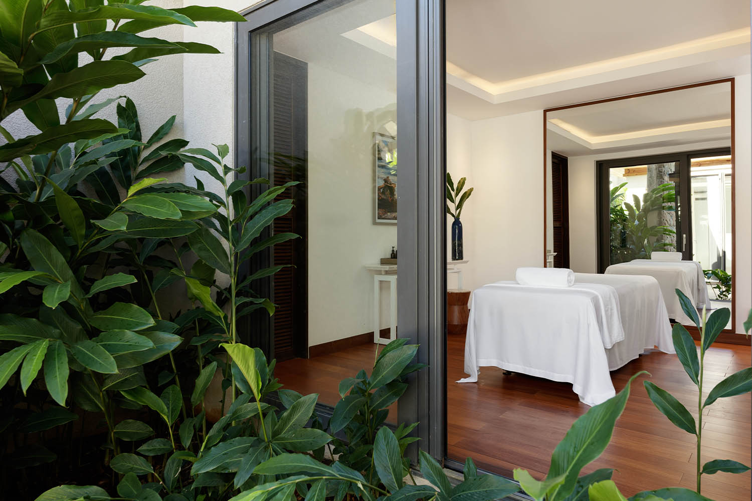 Presidential Villa with Two Rooms One Bed Each LuxuriaVacations