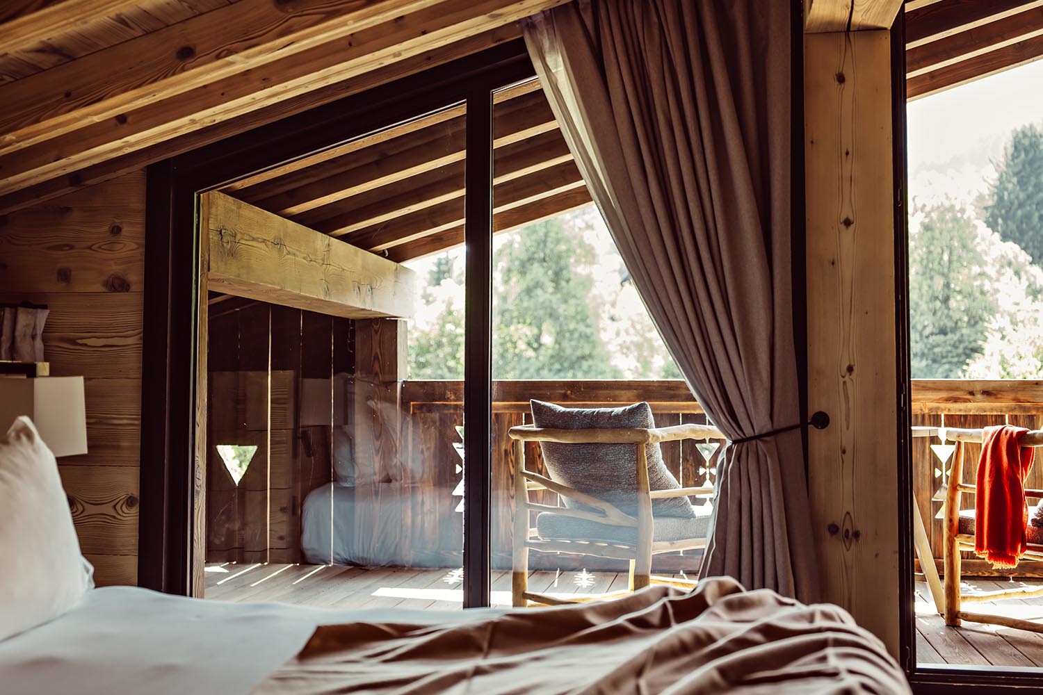 PRESTIGE LuxuriaVacations