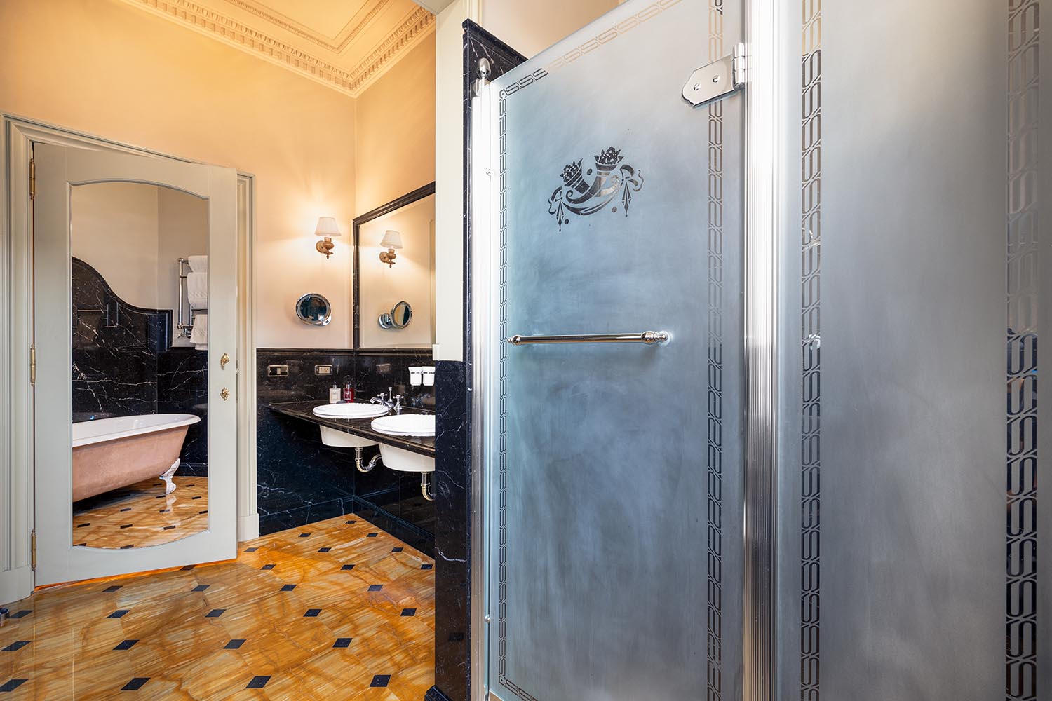 Prestige Deluxe "Degli Artisti" LuxuriaVacations