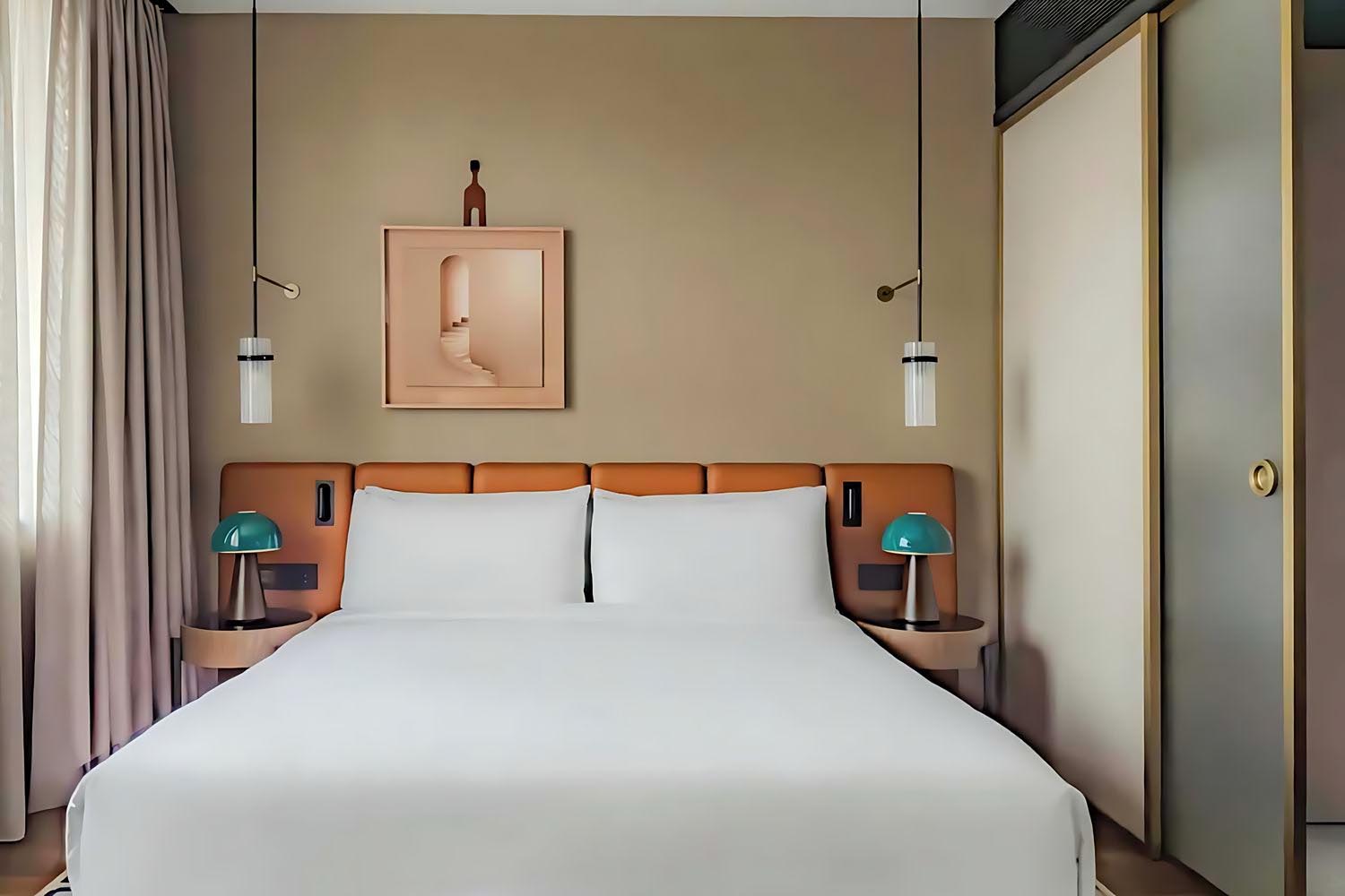 Prestige Guest room, 1 King, City view LuxuriaVacations