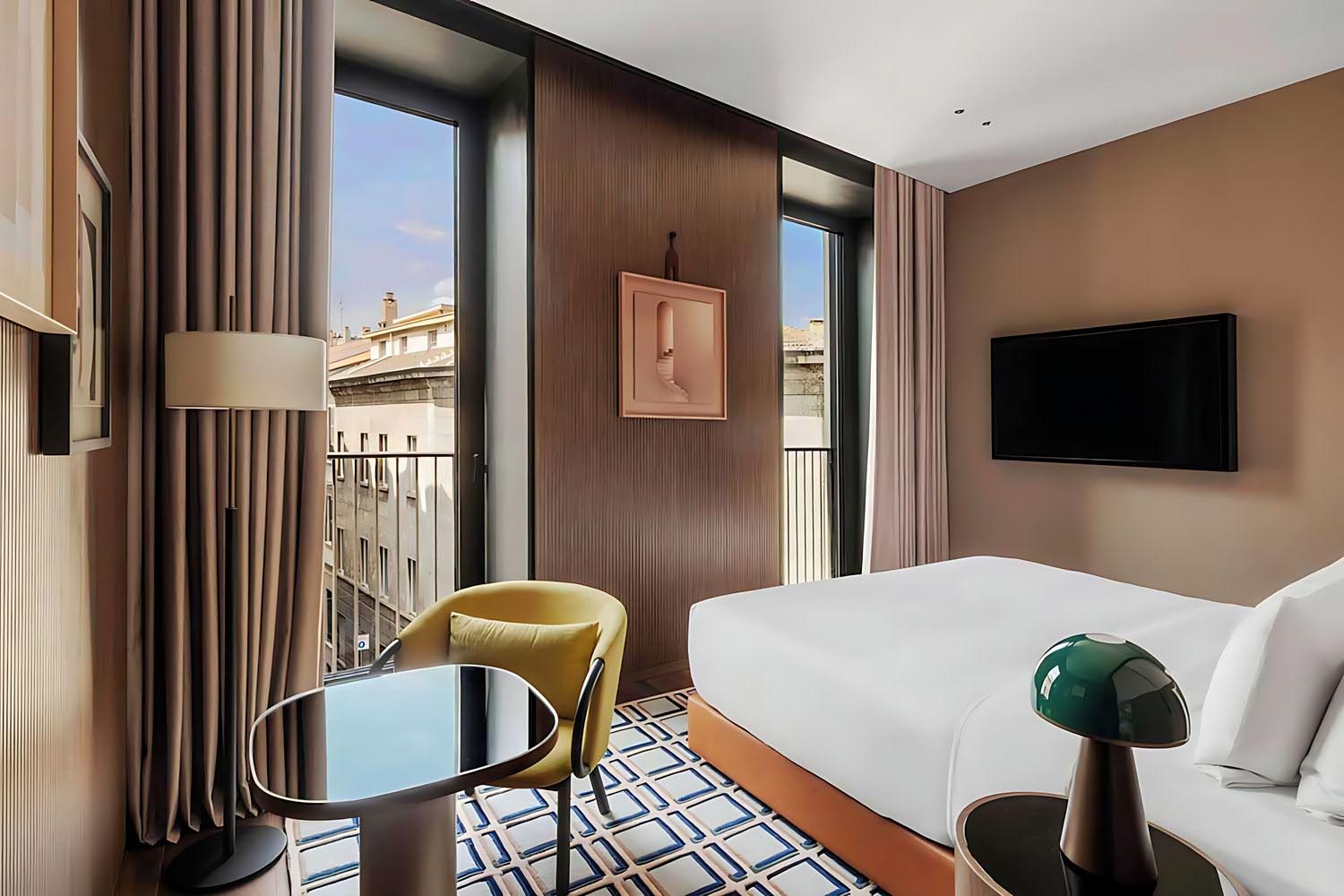 Prestige Guest room, 1 King, City view LuxuriaVacations
