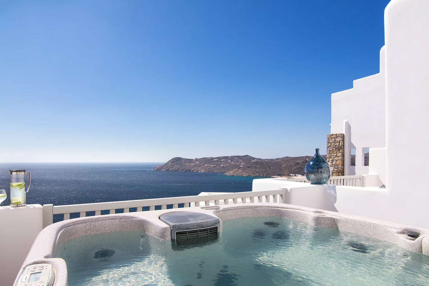 PRESTIGE Guestroom with Private Outdoor Jacuzzi LuxuriaVacations