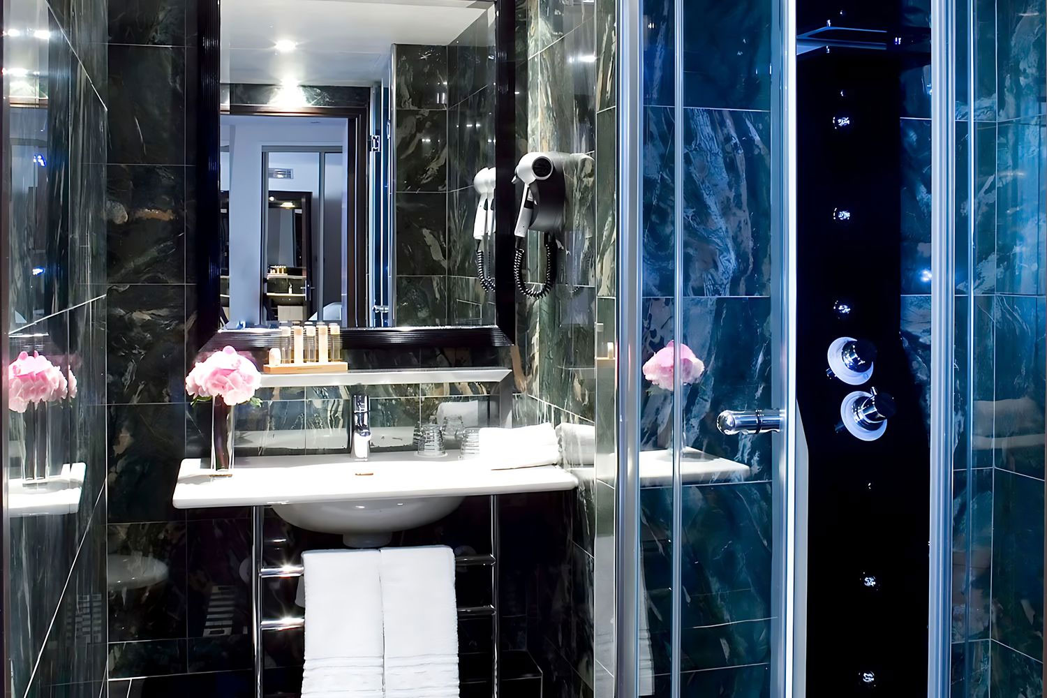 Prestige Suite LuxuriaVacations