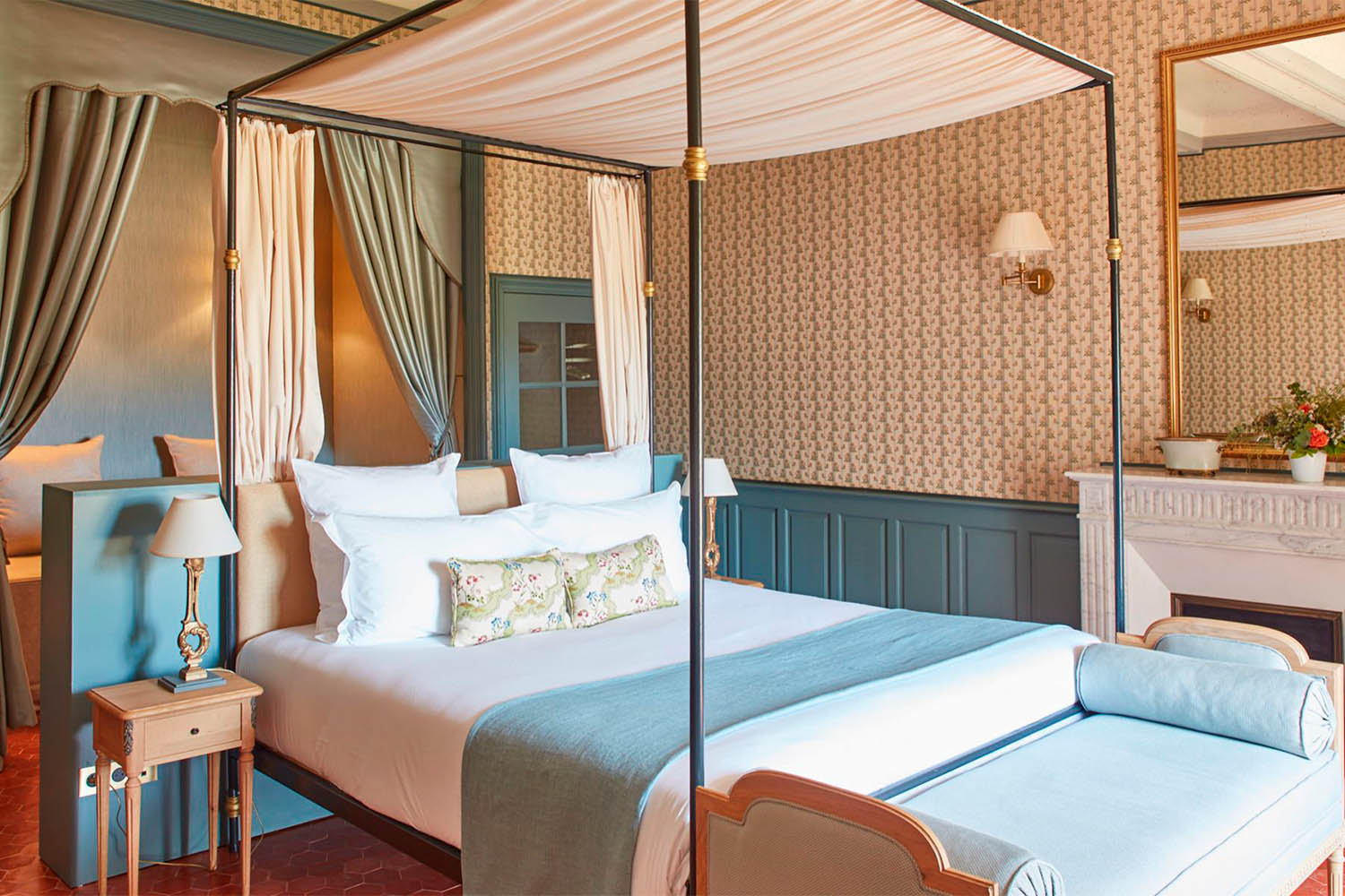 Prestige Suites LuxuriaVacations