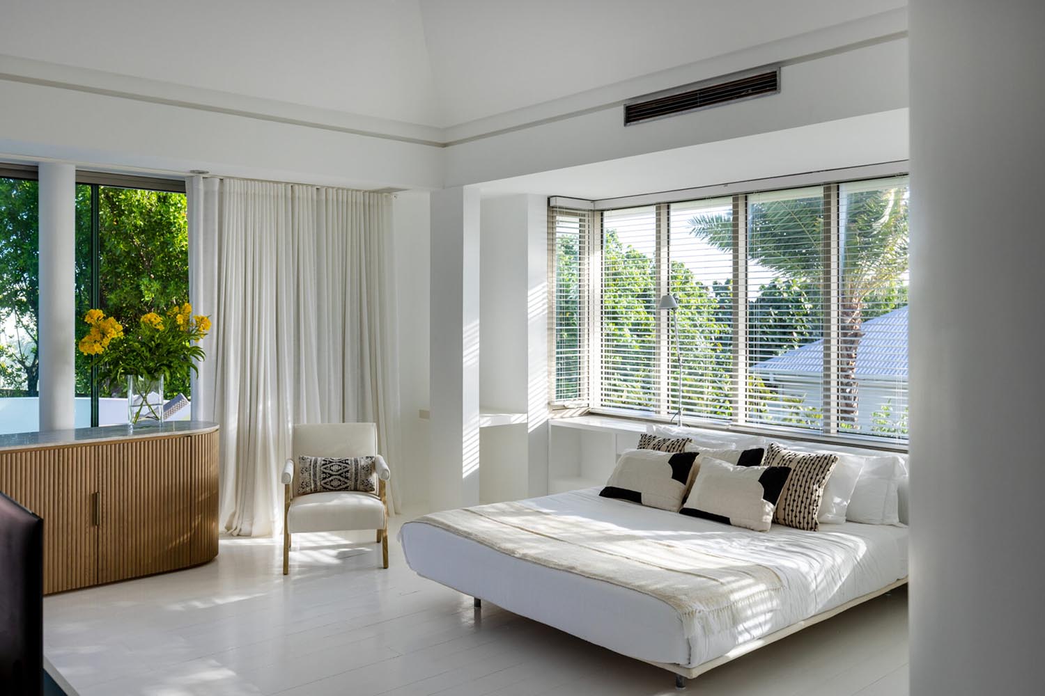 Pyramide LuxuriaVacations