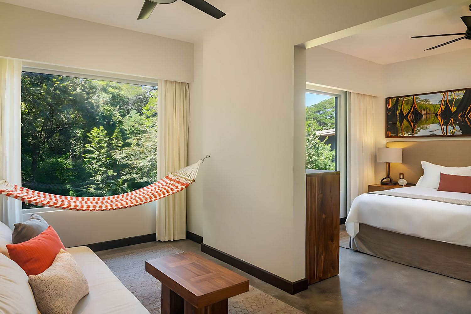 Resort Suite 1 King Bed Suite, 1 King LuxuriaVacations