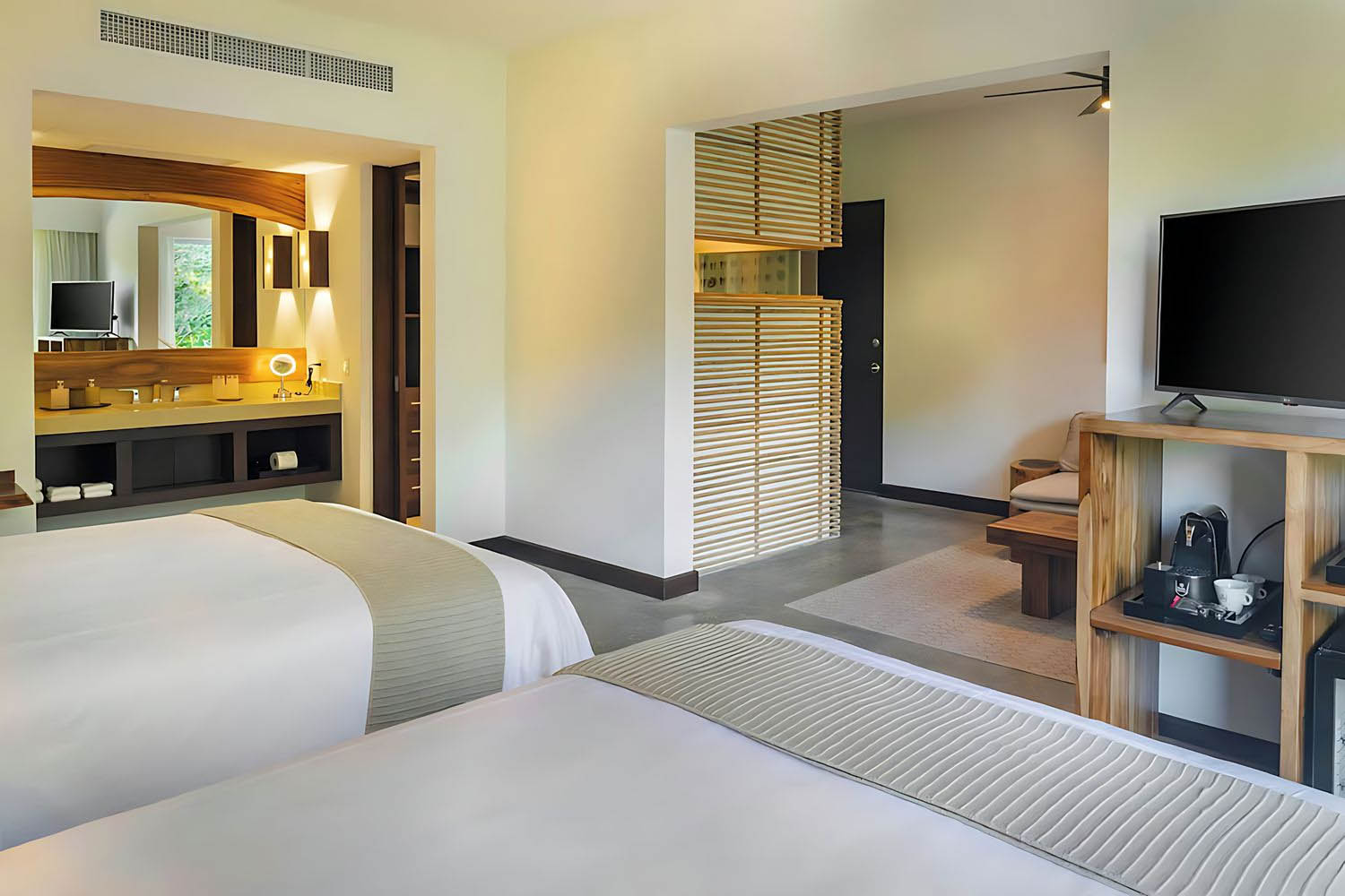 Resort Suite 2 Queen Beds Suite, 2 Queen LuxuriaVacations