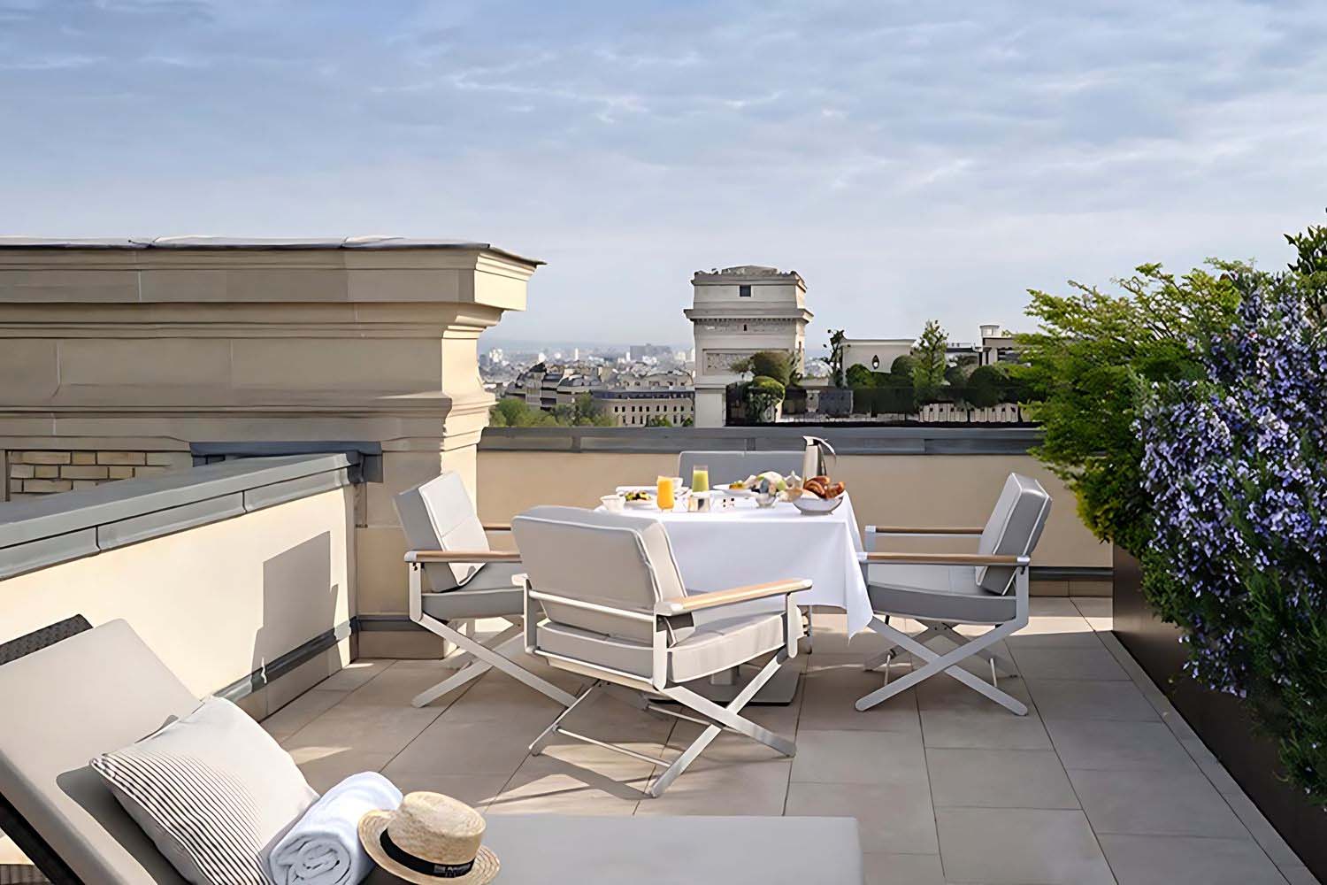 Rooftop Garden Suite LuxuriaVacations