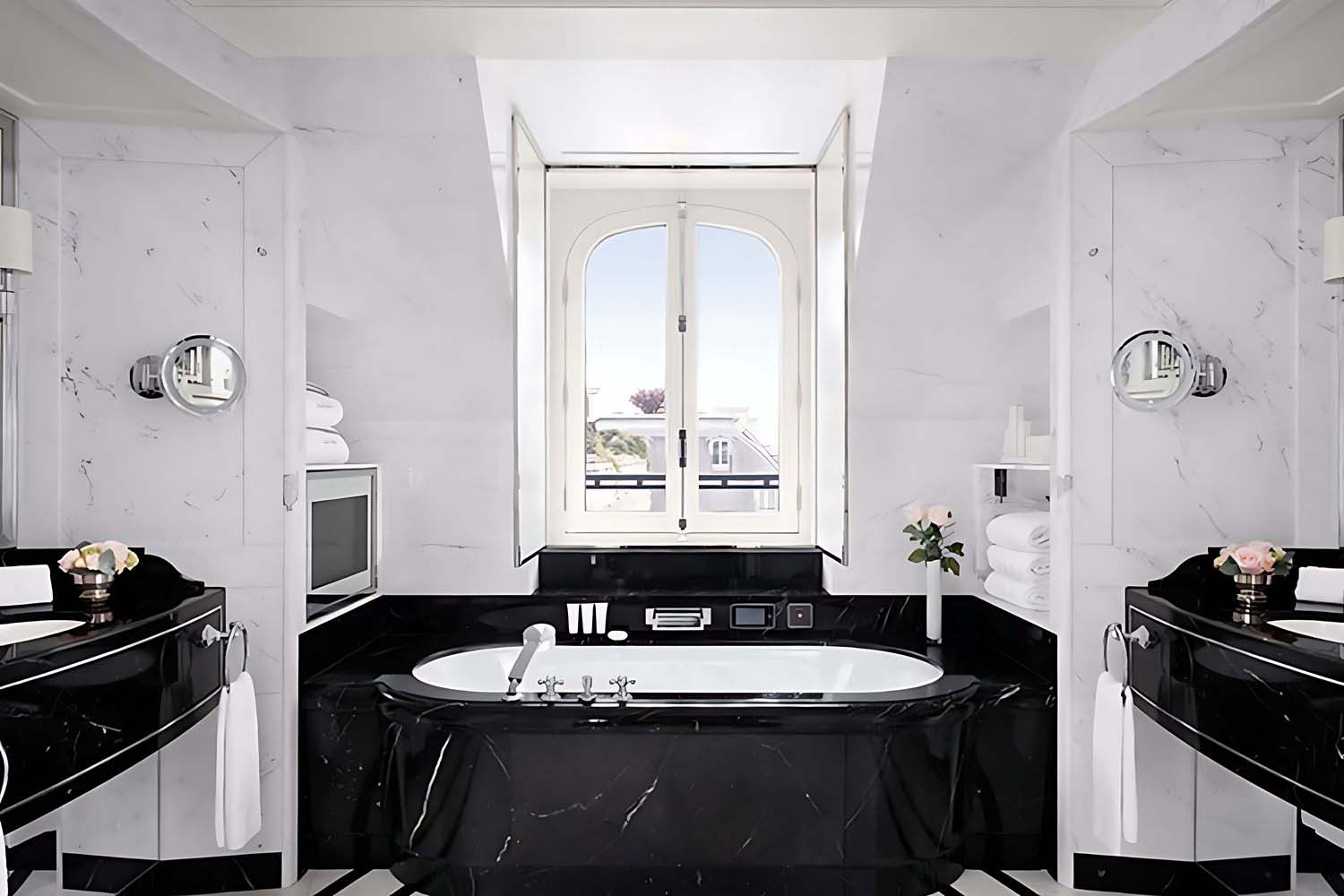 Rooftop Garden Suite LuxuriaVacations