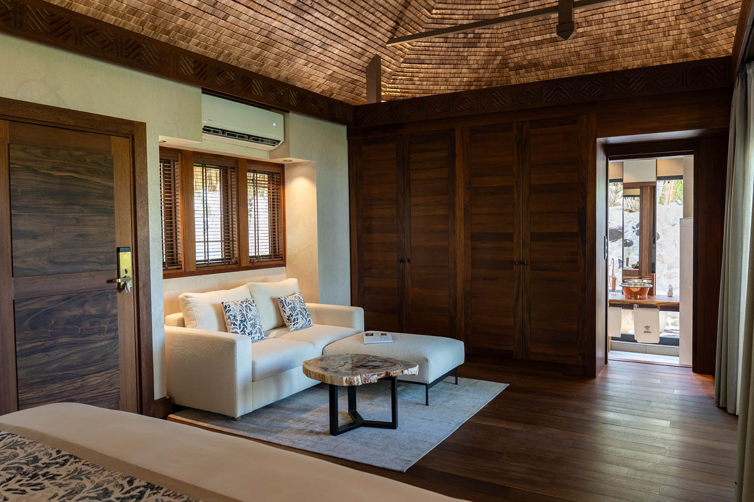 ROYAL BEACH VILLA WITH POOL LuxuriaVacations