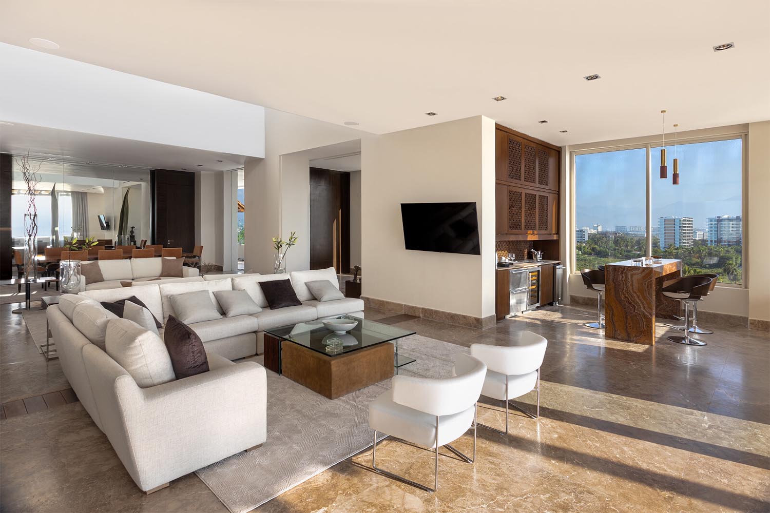 Royal Suite LuxuriaVacations