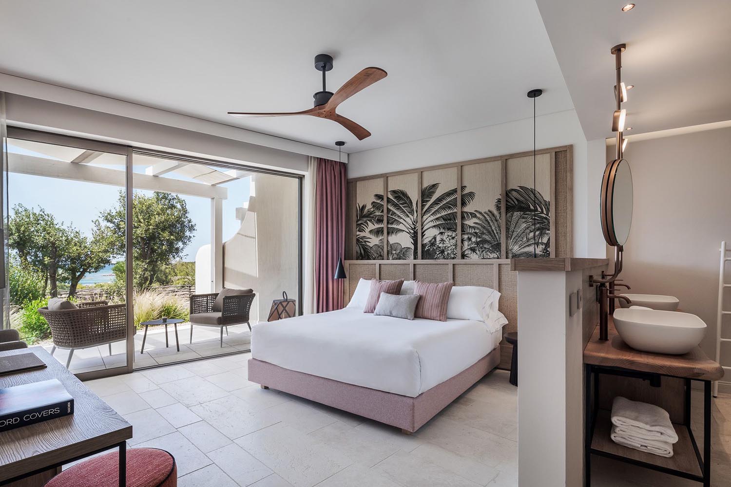SEA VIEW EXECUTIVE SUITE LuxuriaVacations