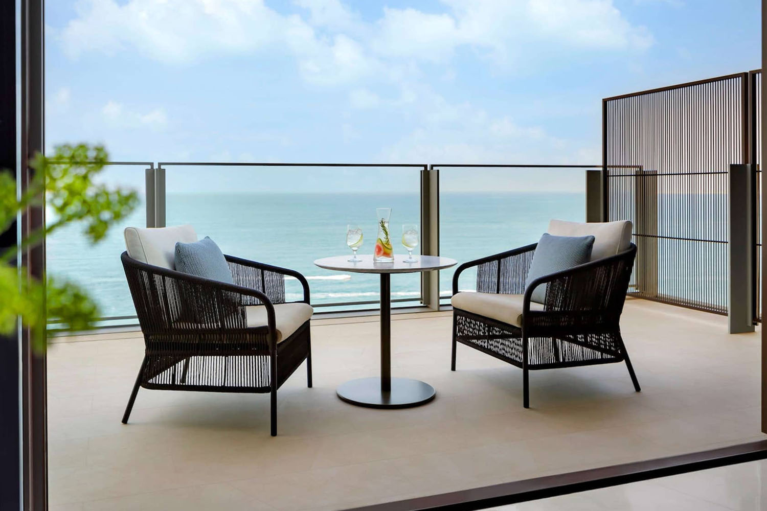 Seascape King LuxuriaVacations