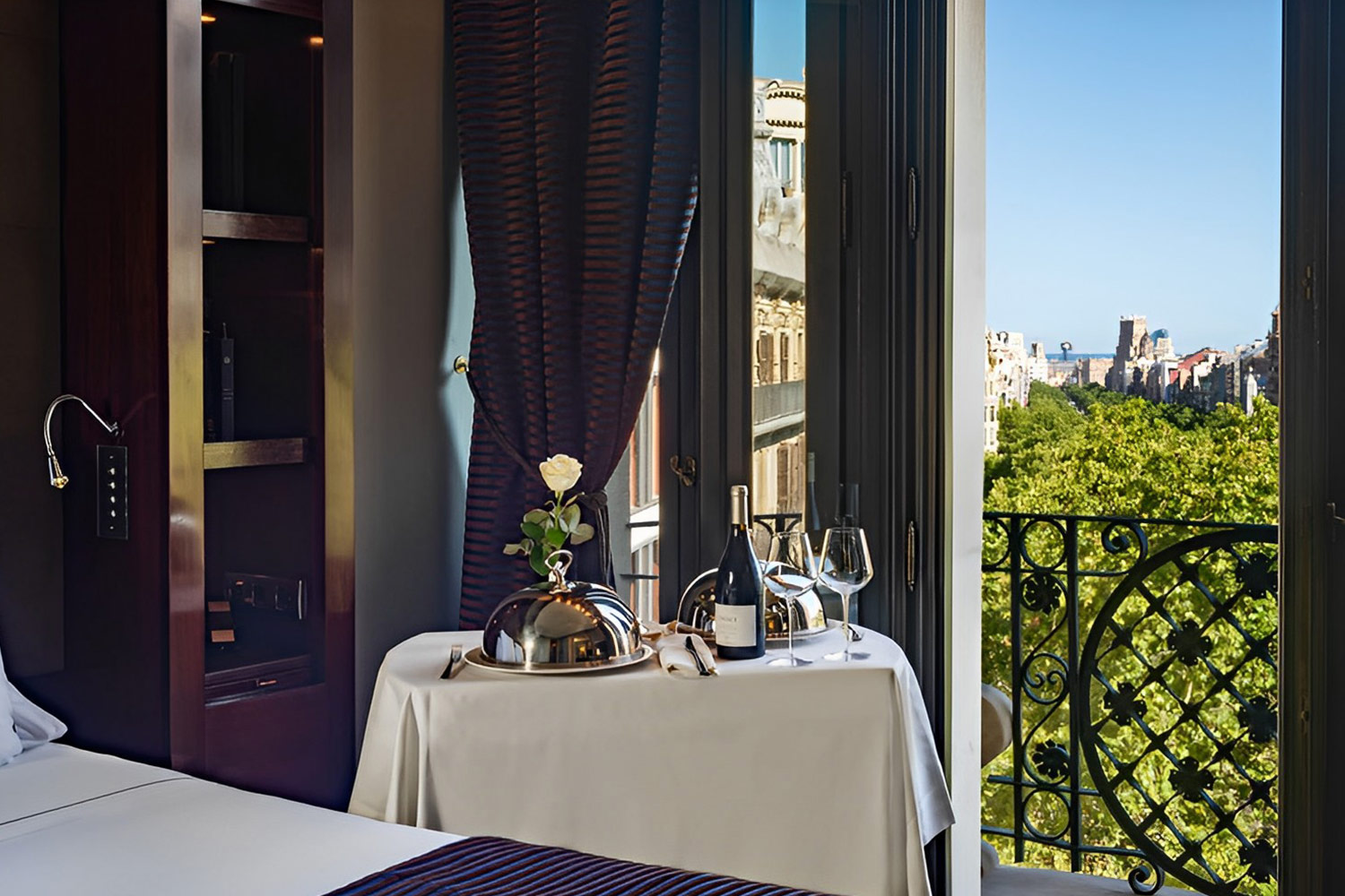 Senior Suite LuxuriaVacations