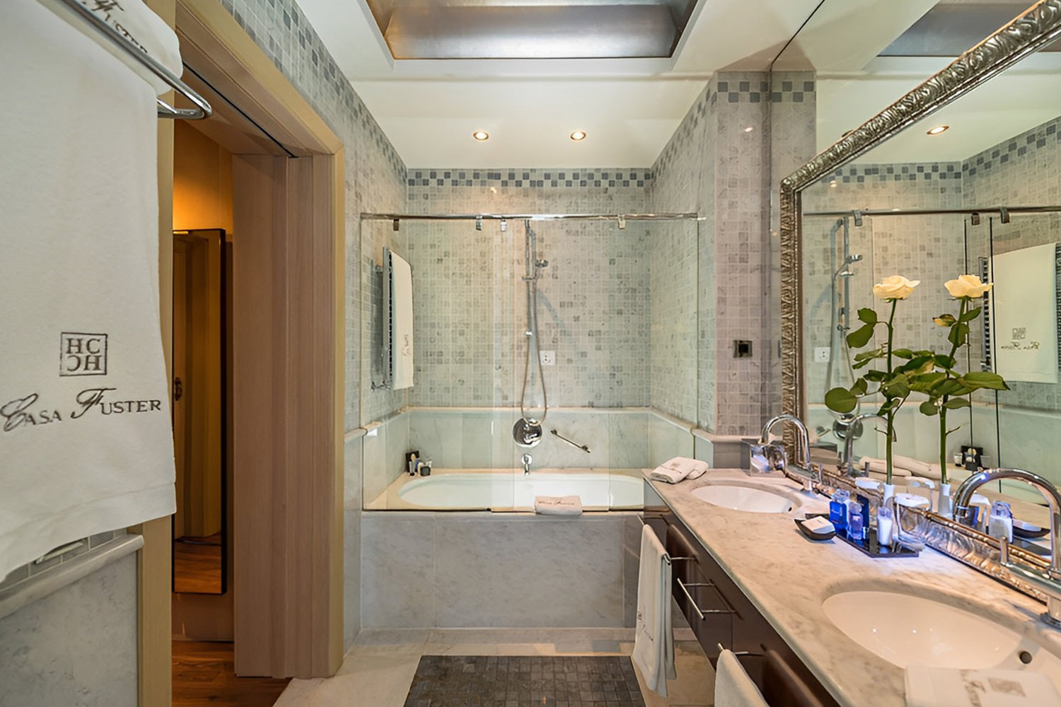 Senior Suite LuxuriaVacations