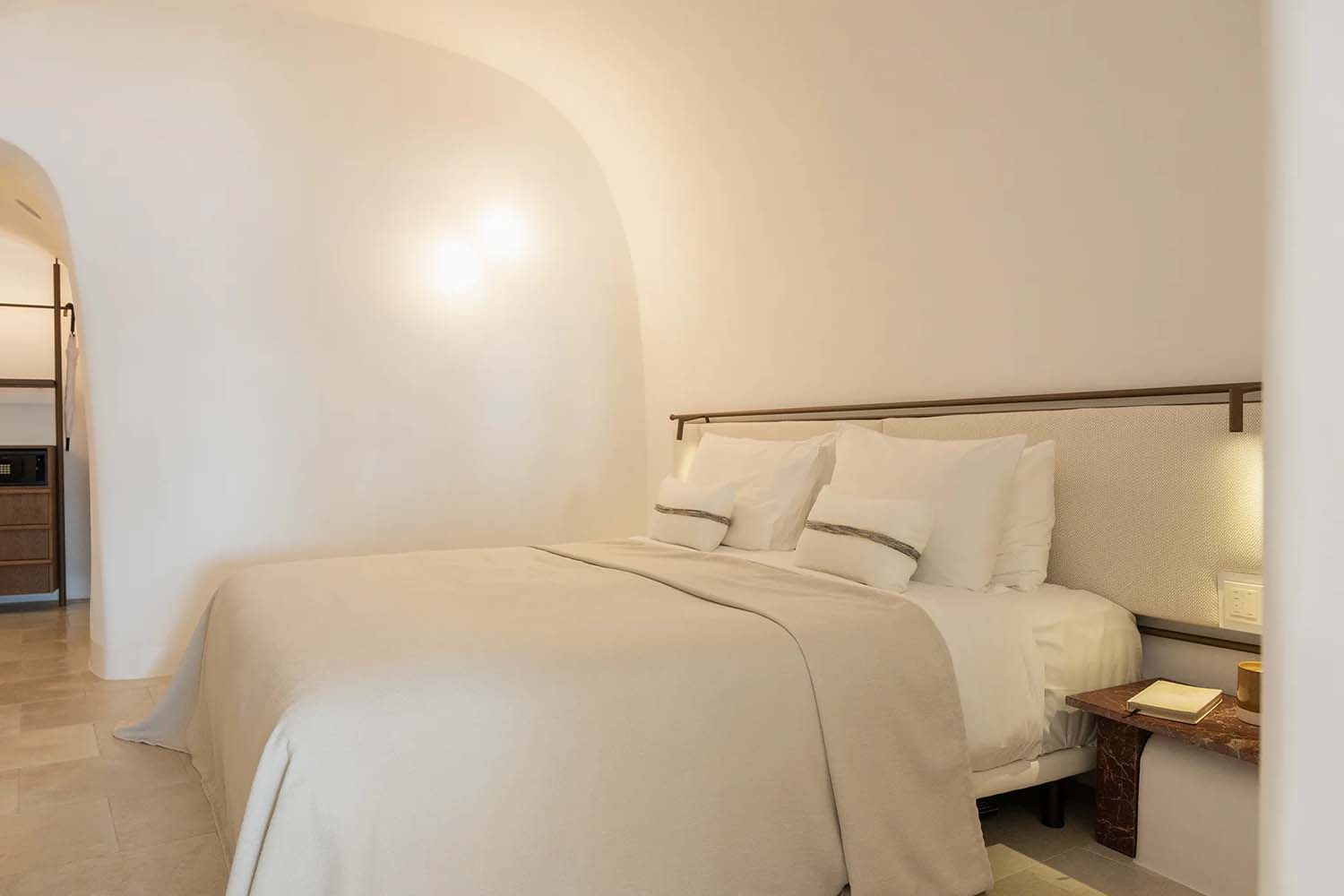Senior Suite Plunge Pool Caldera sea view LuxuriaVacations