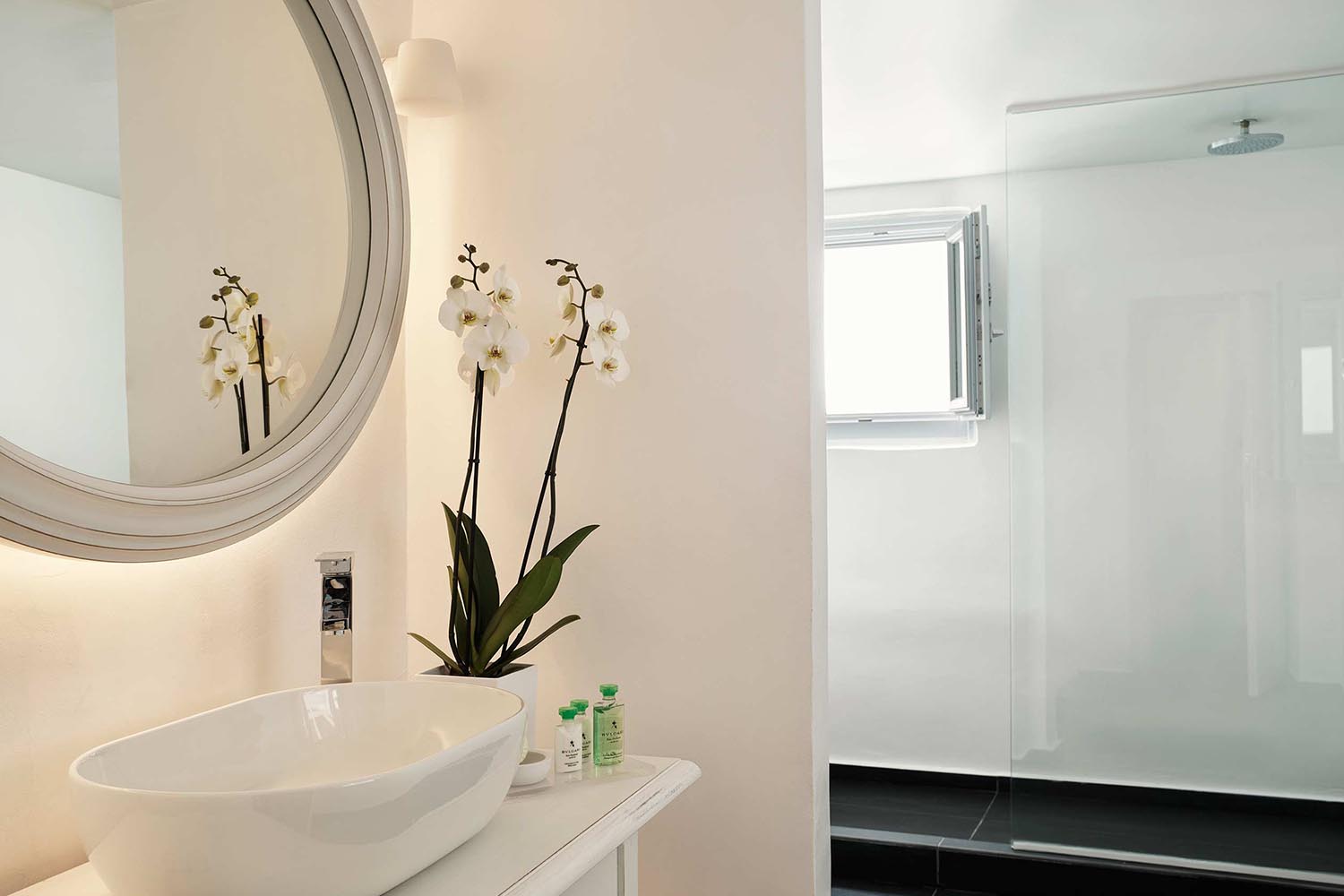 Senior Suite with Jetted Tub - Pelagos House LuxuriaVacations