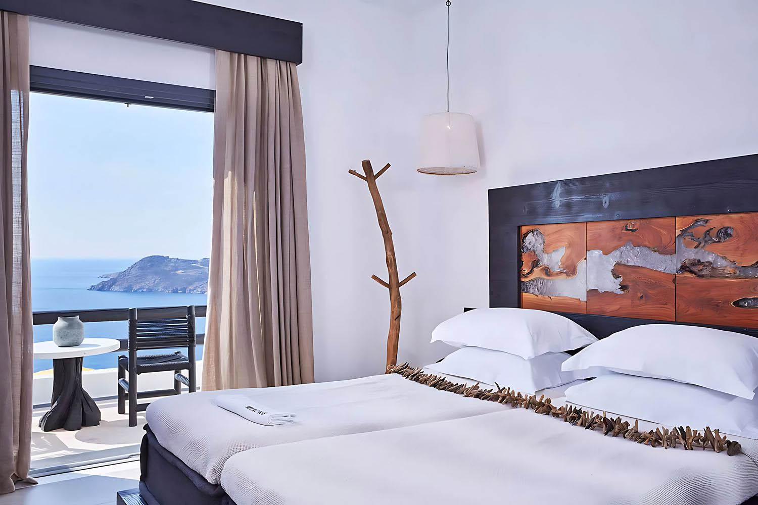 SIGNATURE Retreat Sea View GUESTROOM LuxuriaVacations