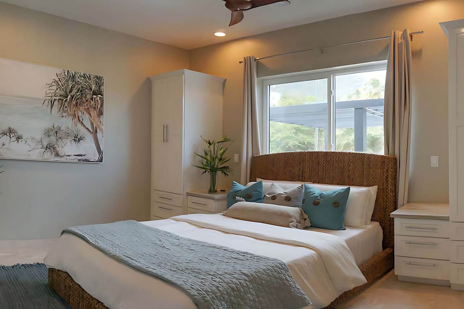 Six-Bedroom Villa LuxuriaVacations