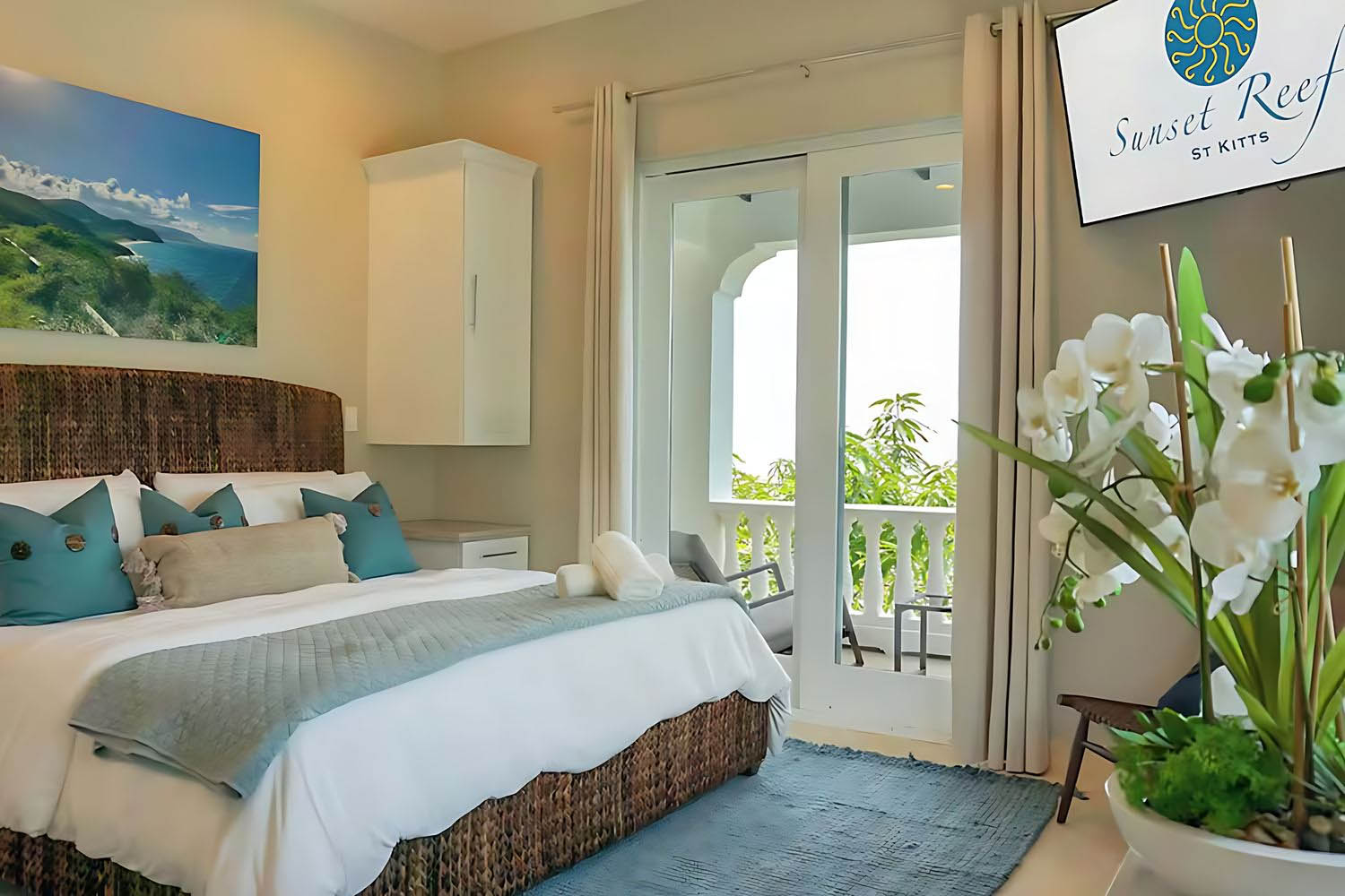 Six-Bedroom Villa LuxuriaVacations